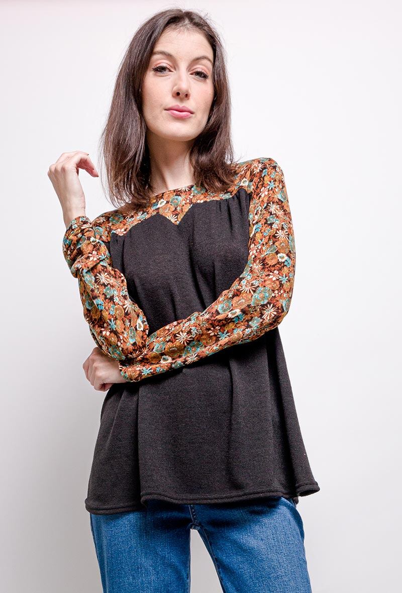 Blouse with printed flowers i Stor Storlek