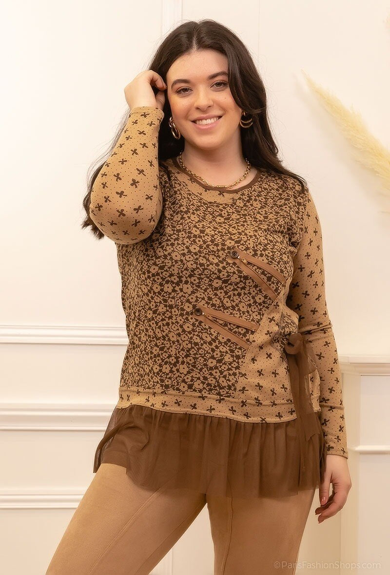 Printed blouse with ruffles i Stor Storlek