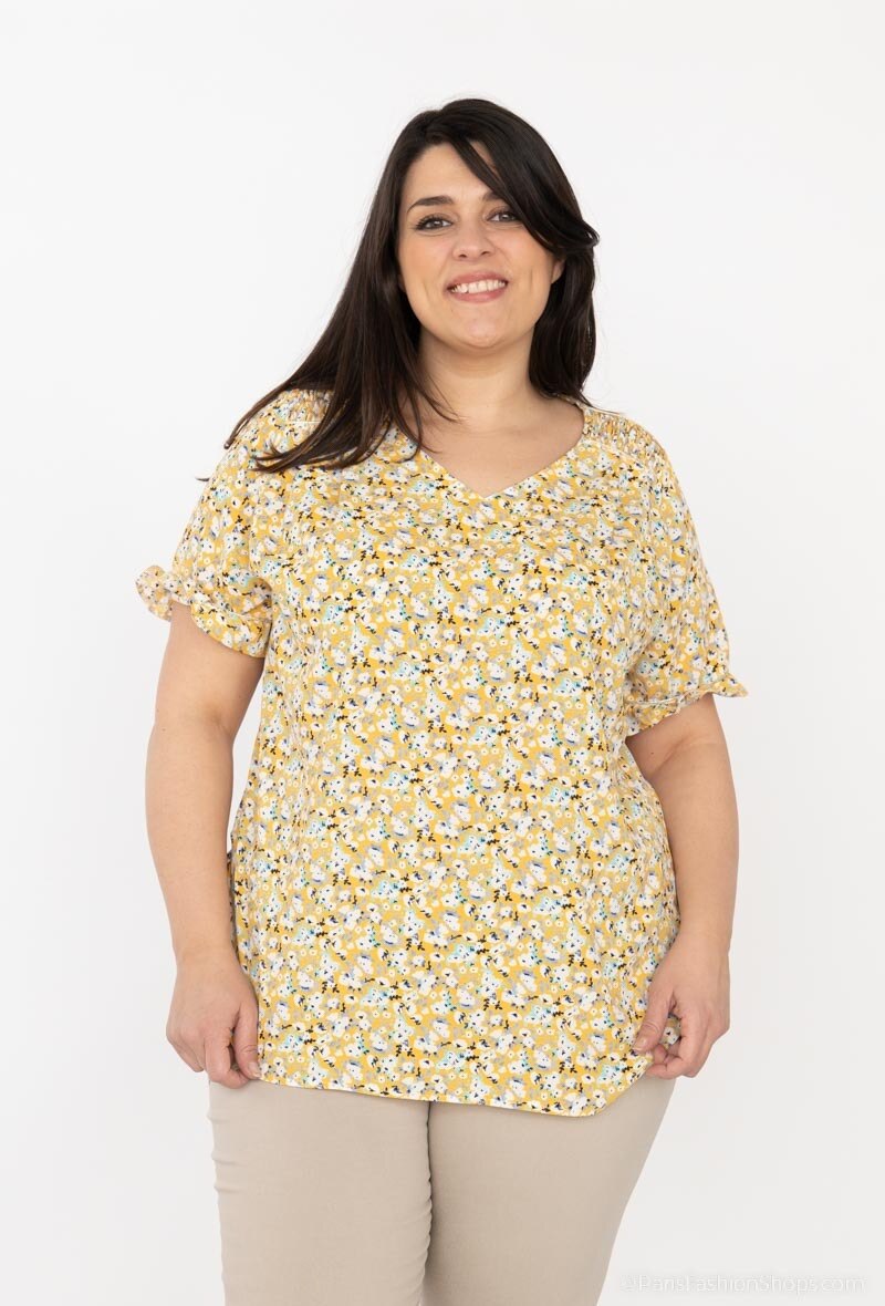 Plus Size The model measures 175 cm and wears size UK 18/ US 16