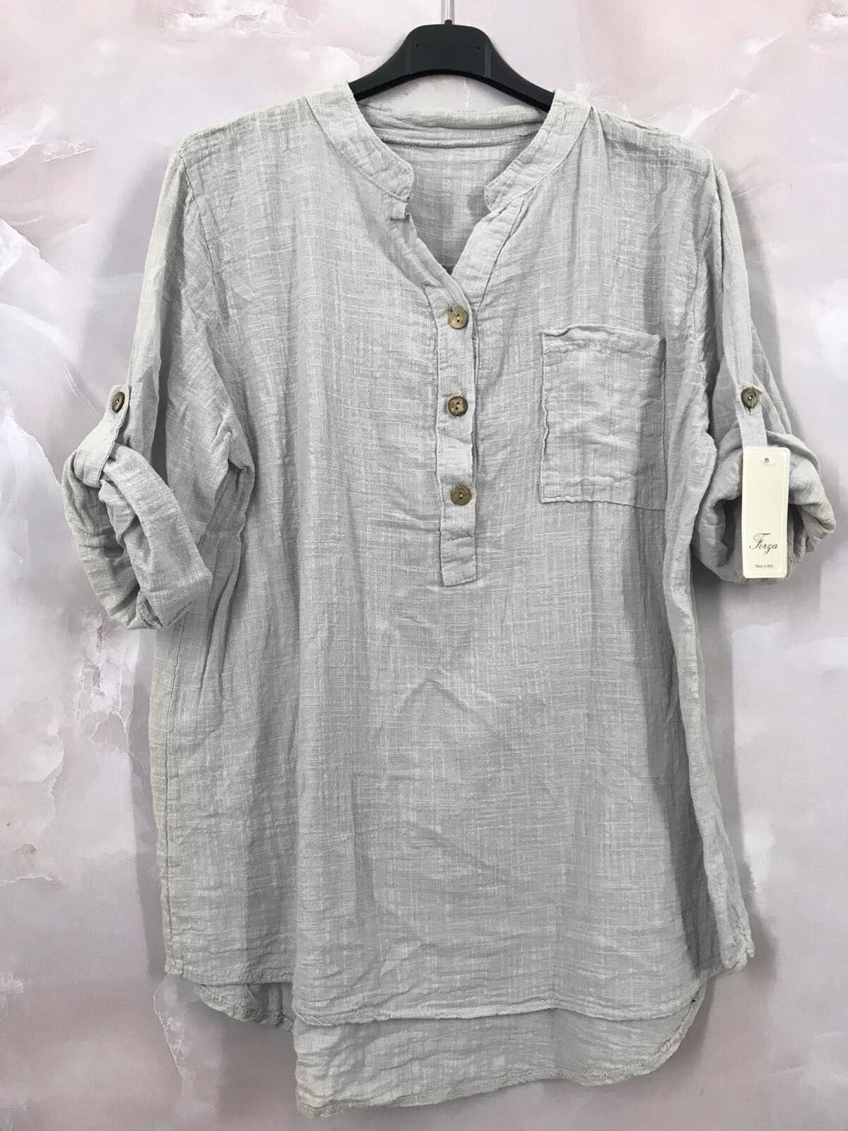 Enkel blus med tunisisk krage i plus size