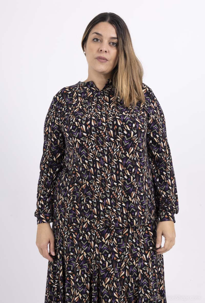 Plus Size Printed v-neck blouses
