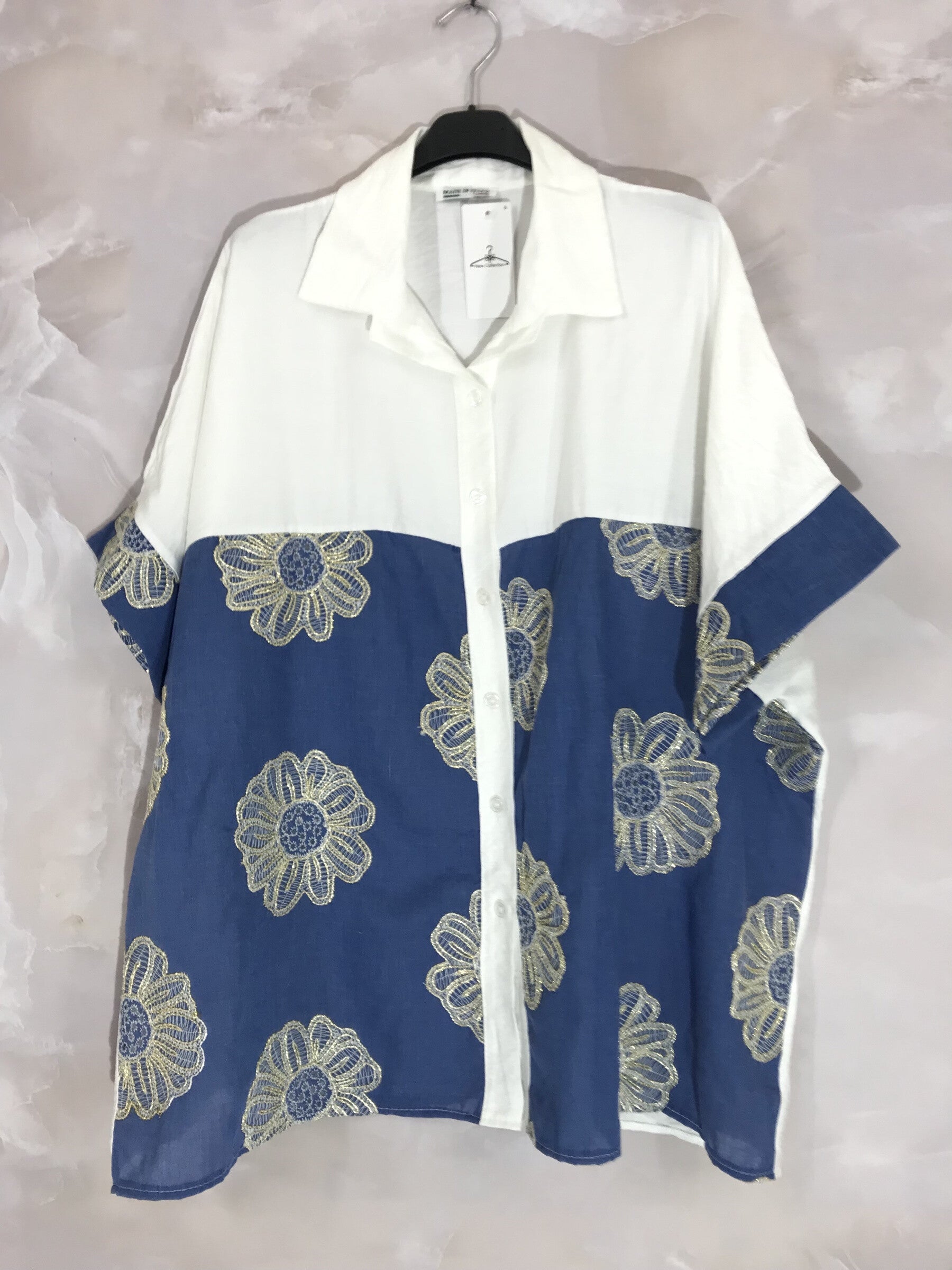 Oversize patchworkskjorta med T40 broderi vid T56 i Stor Storlek