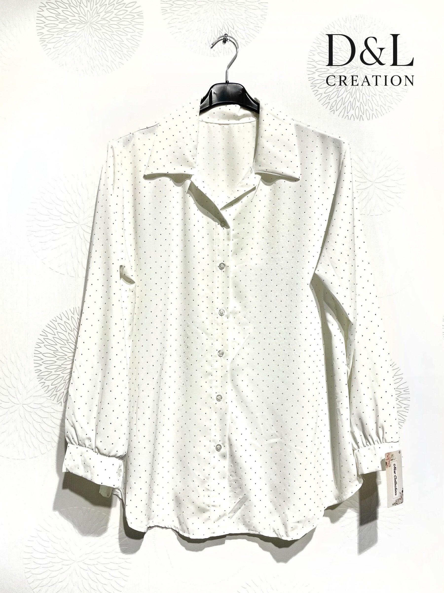 Satin shirt with rhinestones sizes 38 to 48 i Stor Storlek