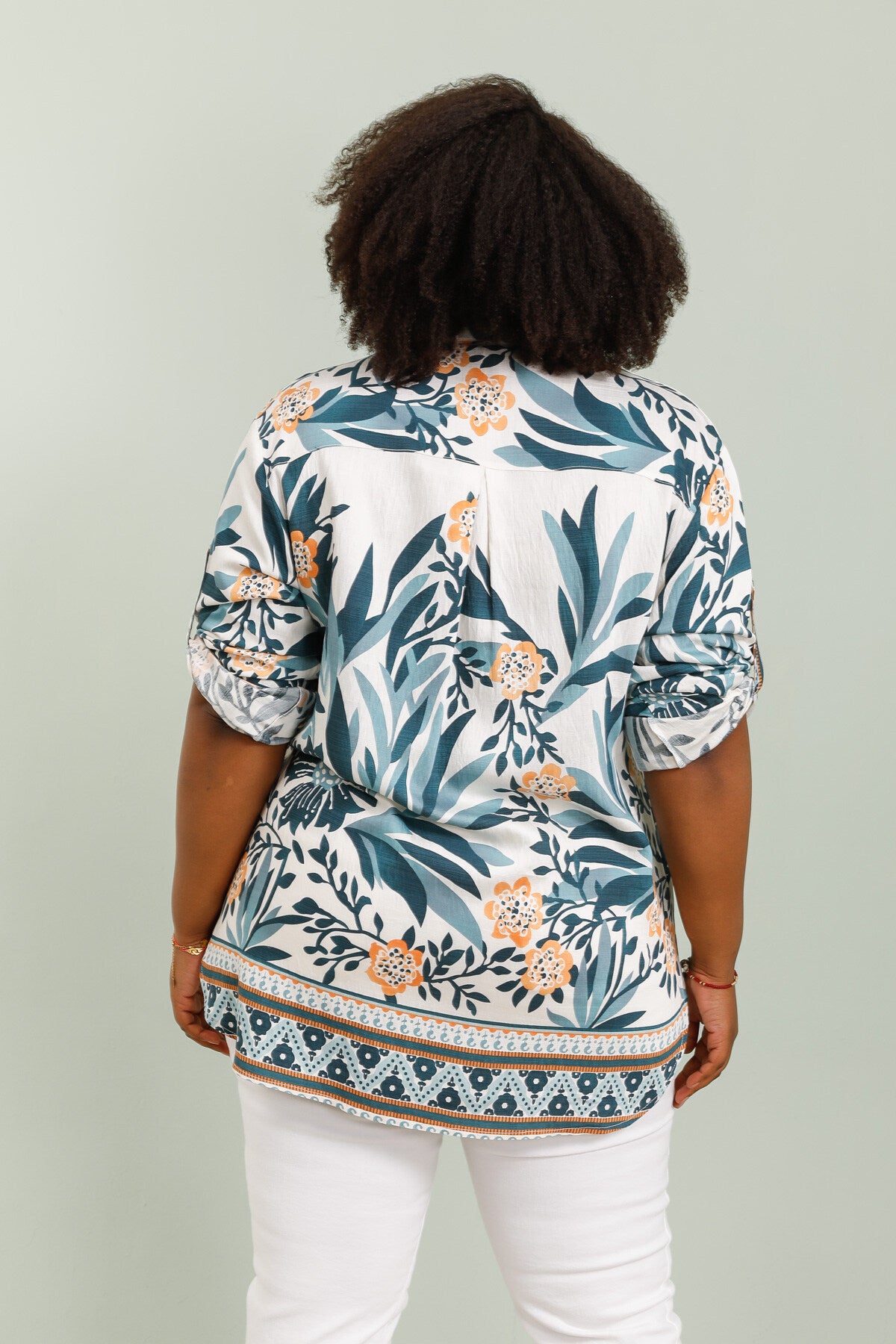 Blommönstrade skjortor för vår och sommar i stor storlek