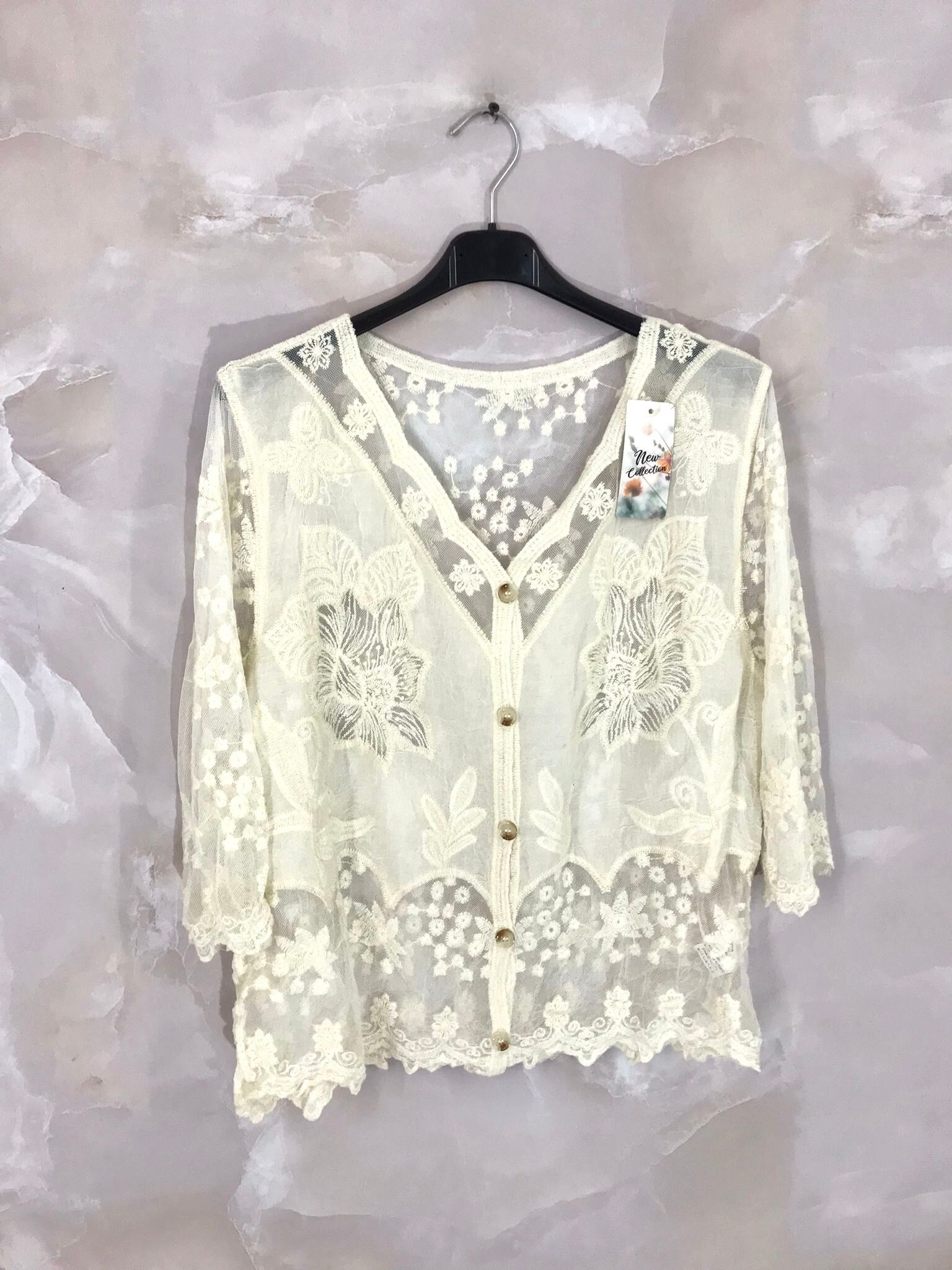 Plus Size Buttoned lace vest size 36 to 42