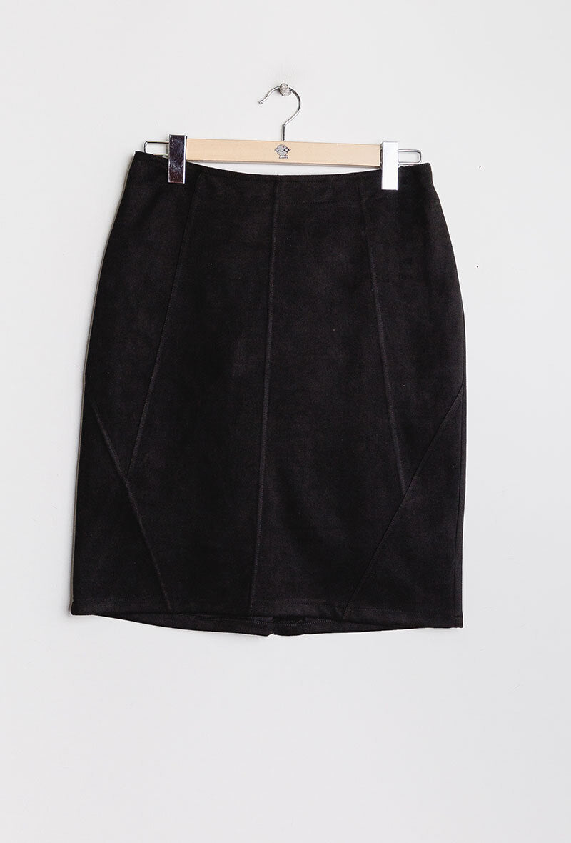 Suede kjol i stor storlek