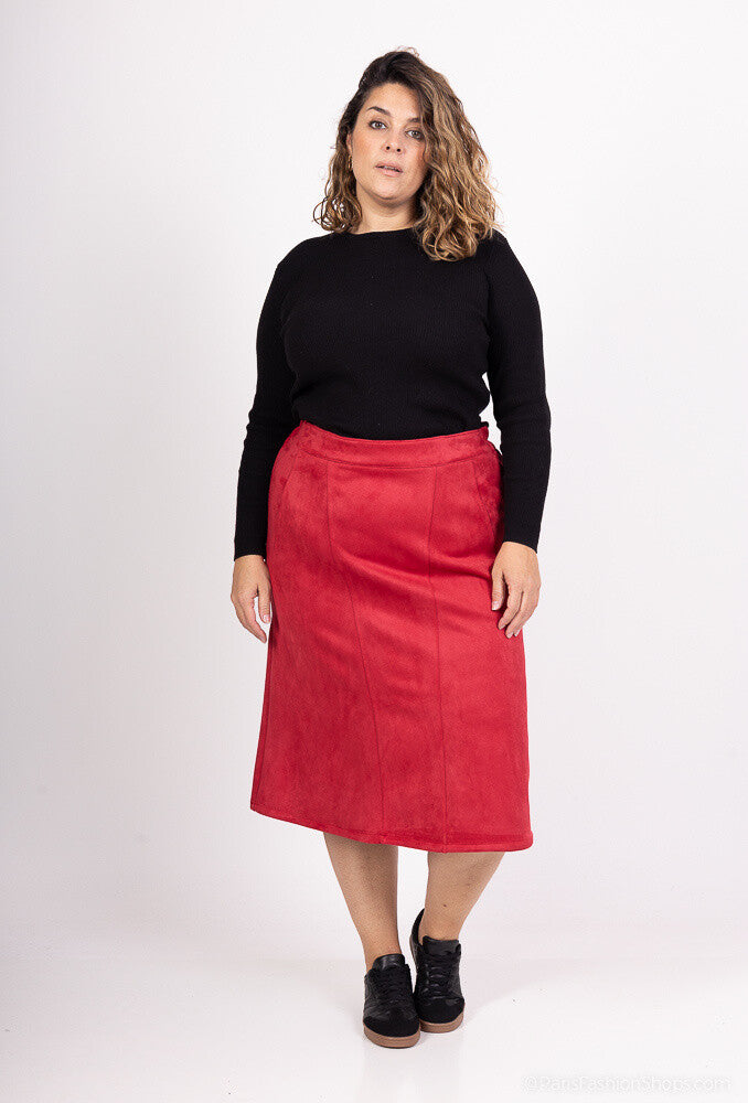 Long faux suede skirt i Stor Storlek