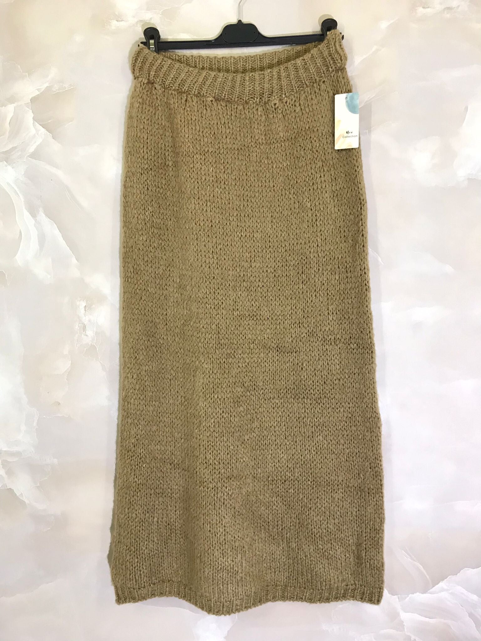 Lång enfärgad stickad kjol i stor storlek