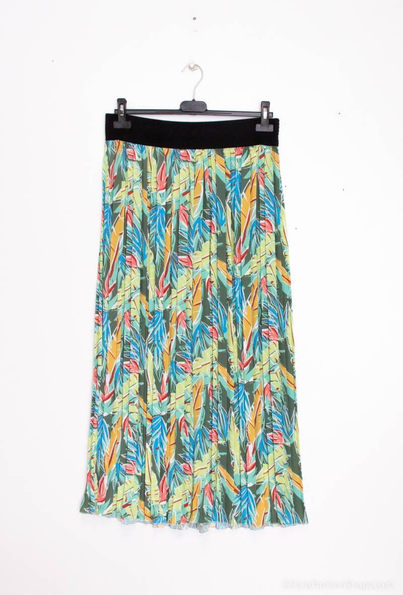 Pleated skirt i Stor Storlek