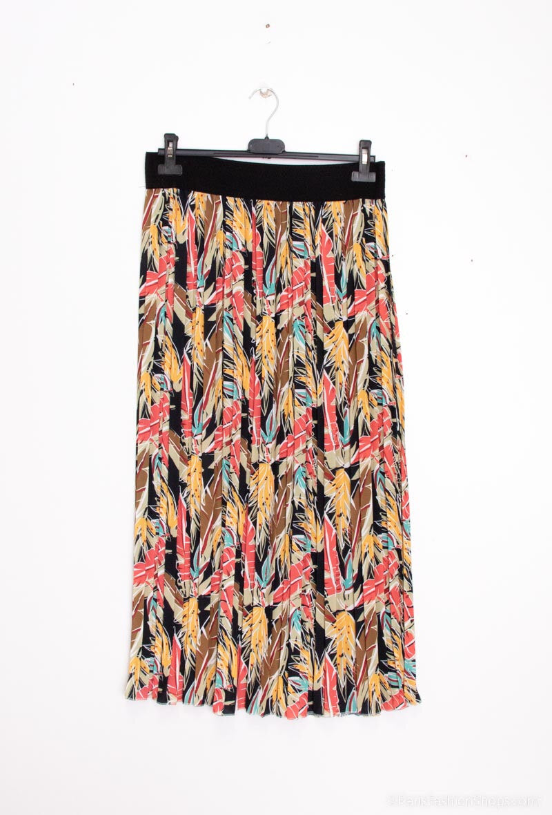 Pleated skirt i Stor Storlek