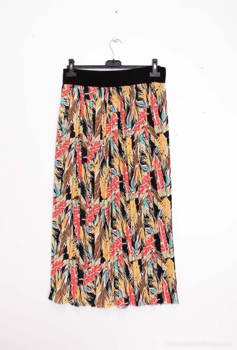 Pleated skirt i Stor Storlek