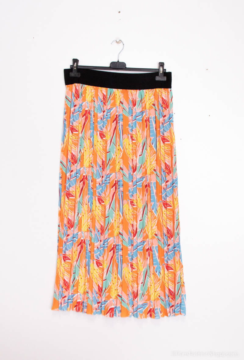 Pleated skirt i Stor Storlek