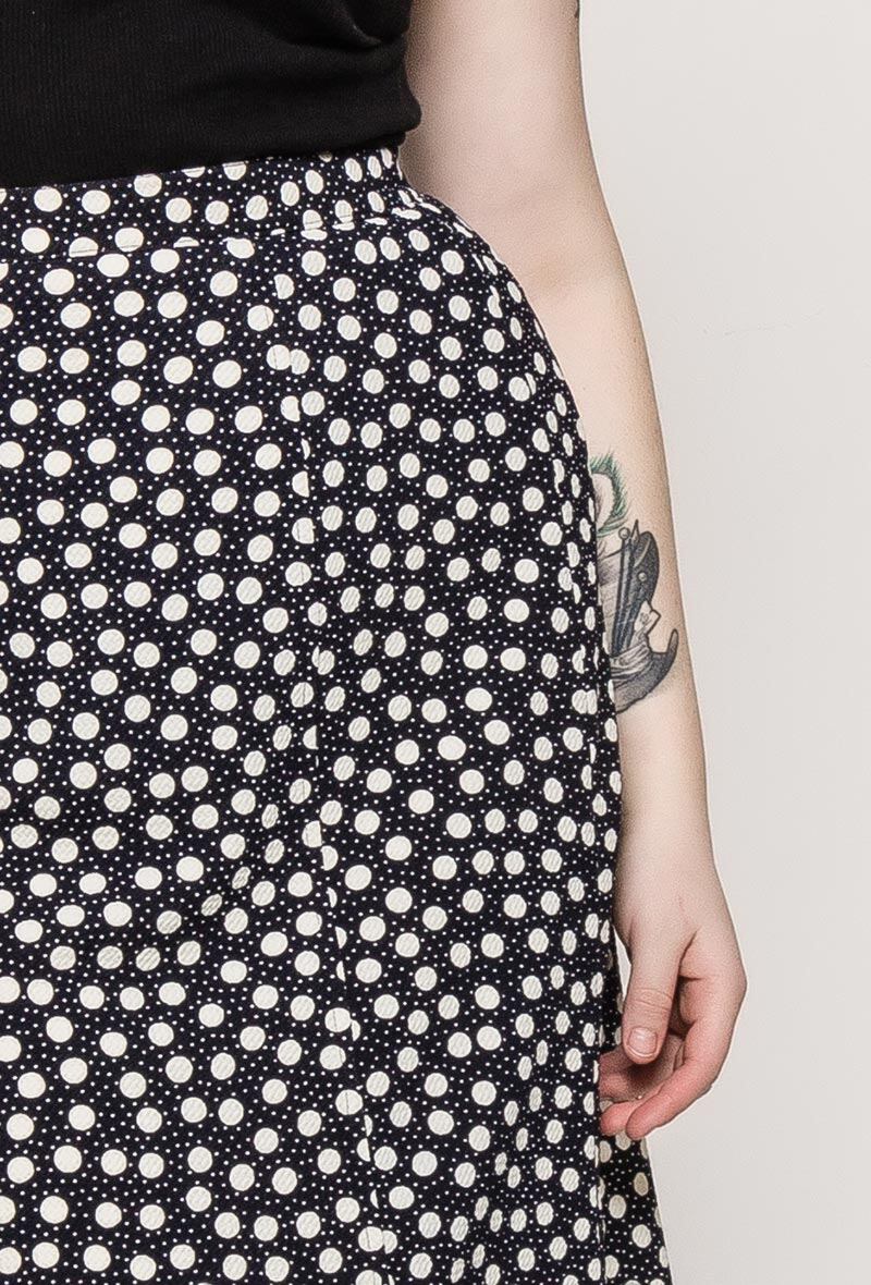 Spotted stretch skirt i Stor Storlek