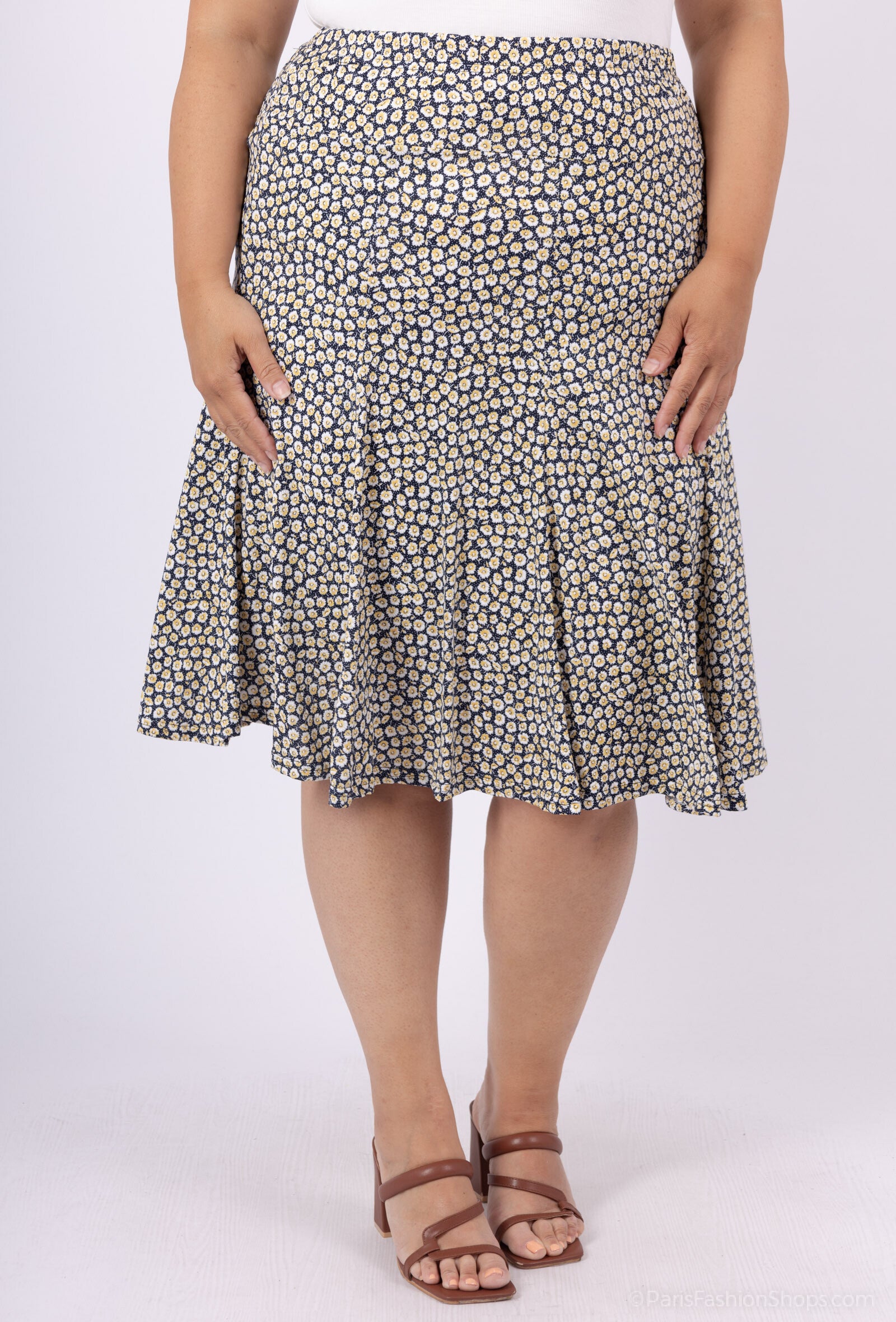 Plus Size Printed flared skirts are lined
