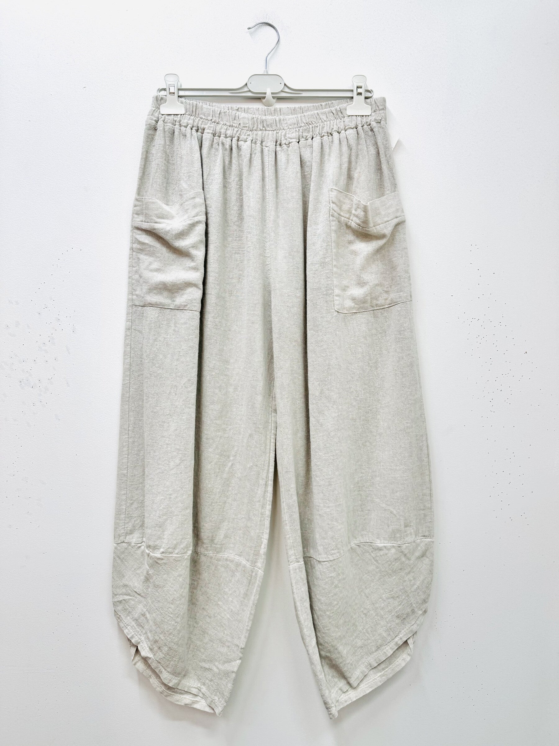 Light/Sarouel cargo pantacourt in cotton/linen mixture i Stor Storlek