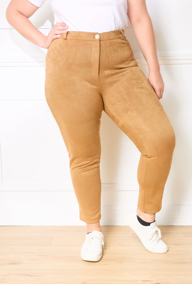 Suede pants i Stor Storlek