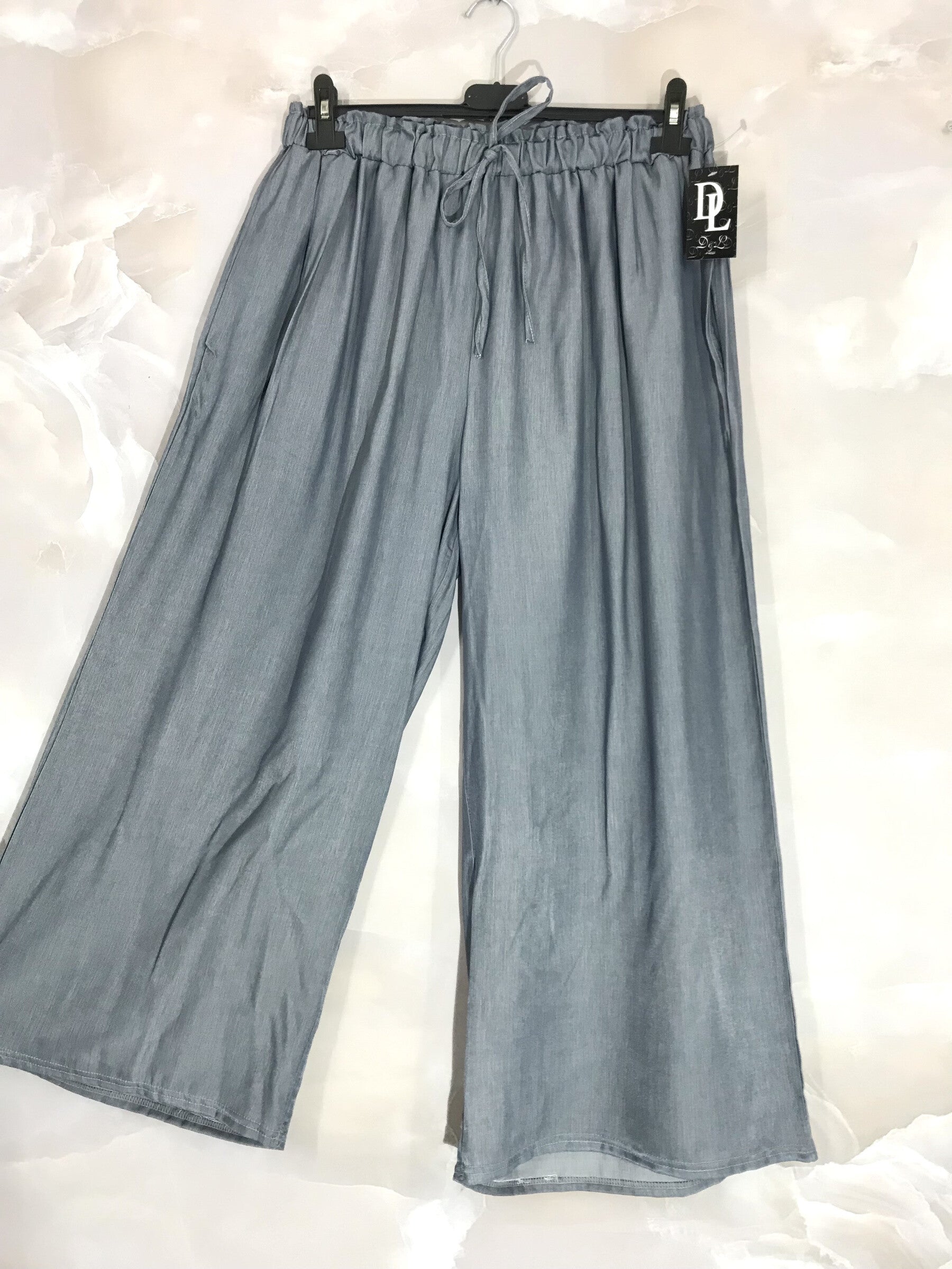 Lyocells vida byxor med fickor och falsk T38 nod till T50 i Plus Size