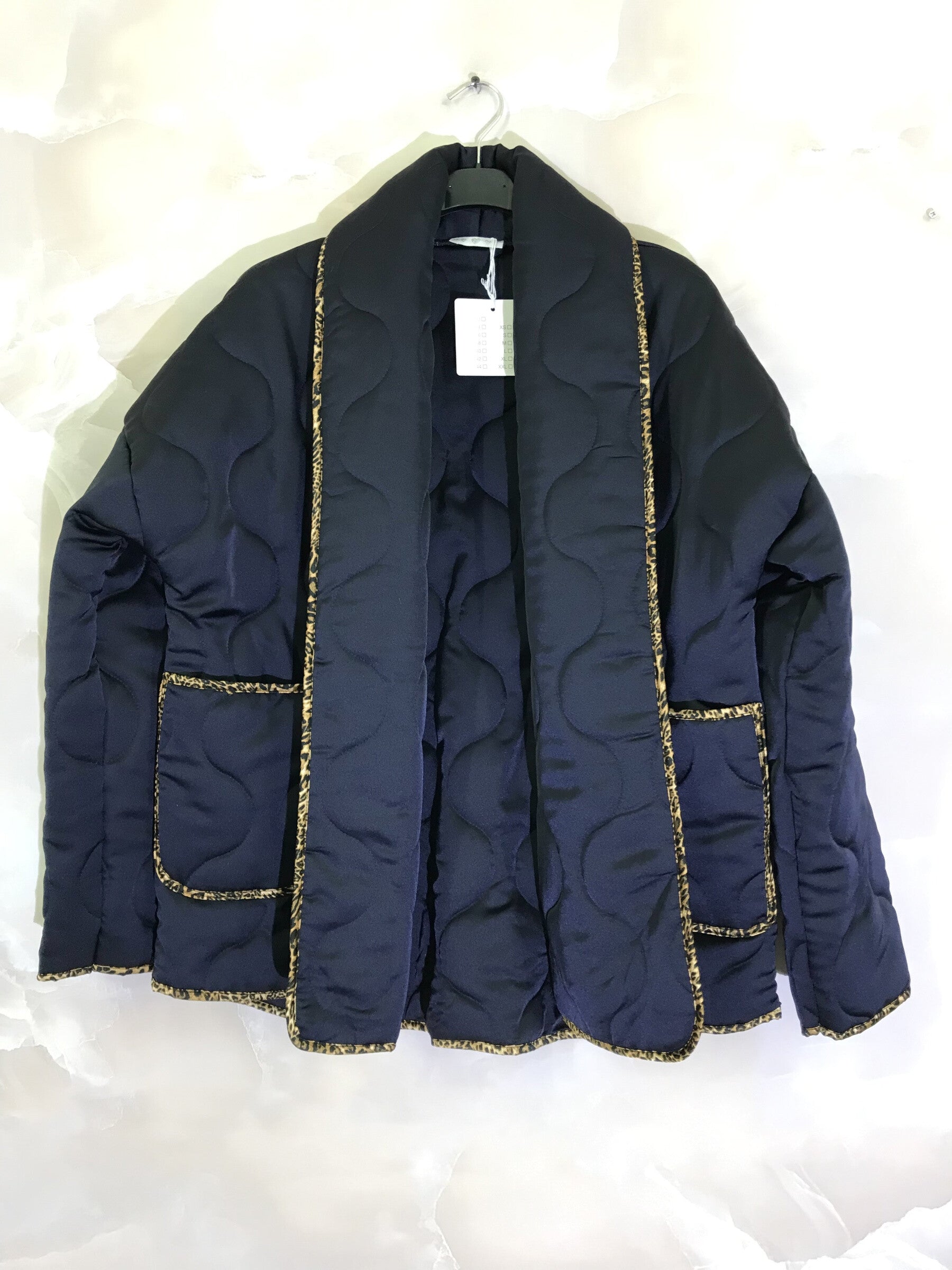 Thin printed V-neck sweater i Stor Storlek