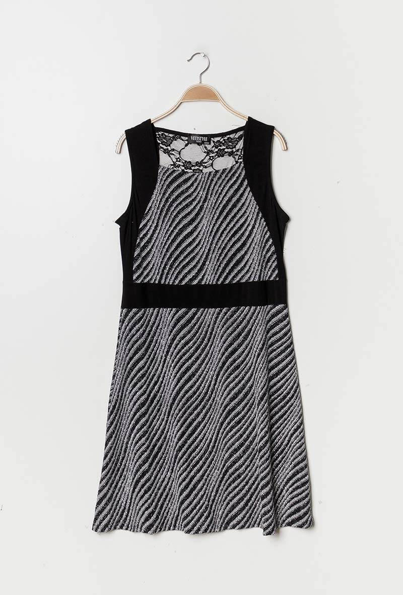 Shiny dress with lace i Stor Storlek