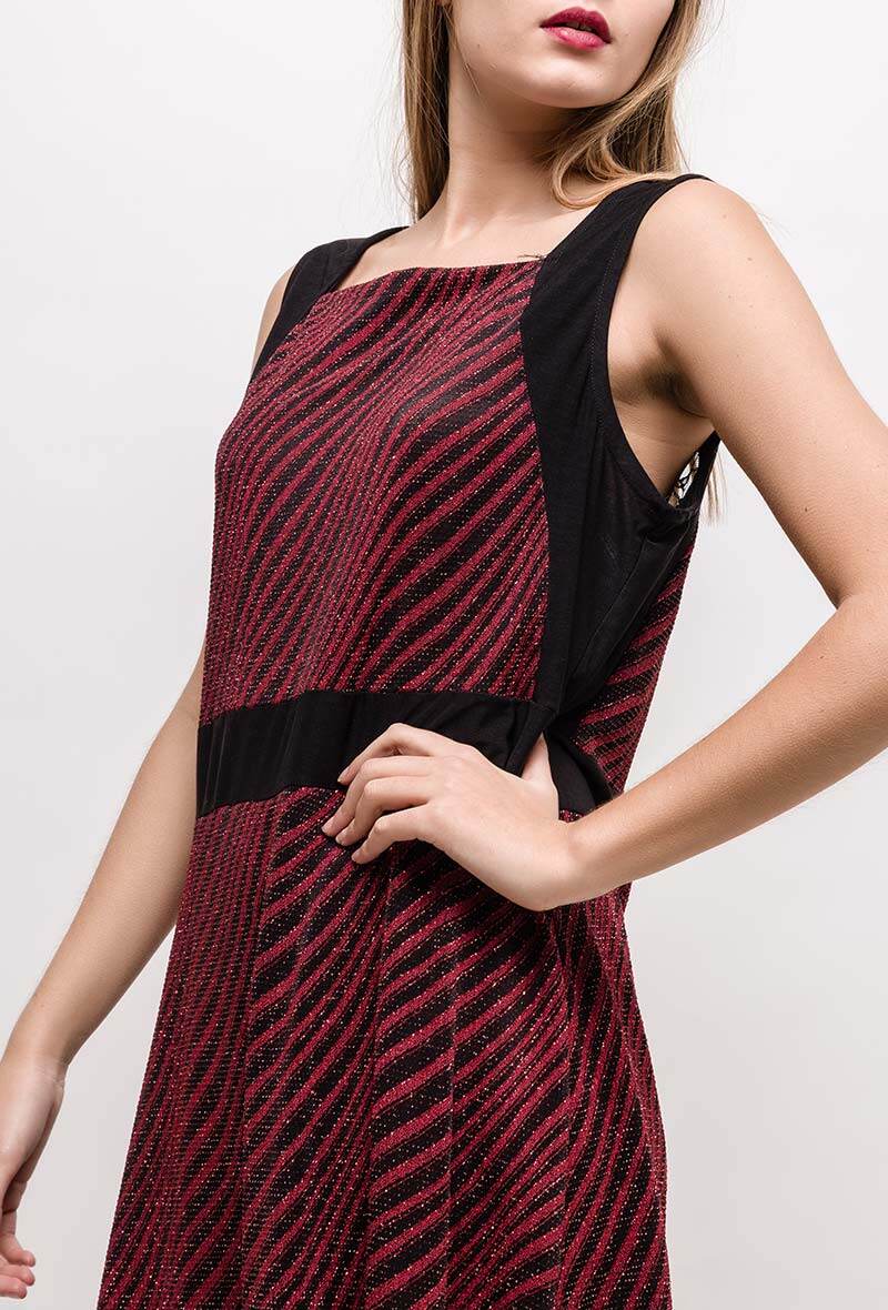 Shiny dress with lace i Stor Storlek