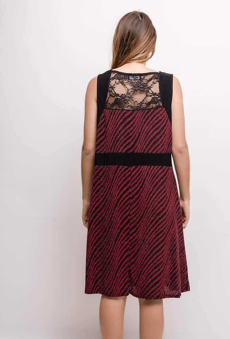 Shiny dress with lace i Stor Storlek