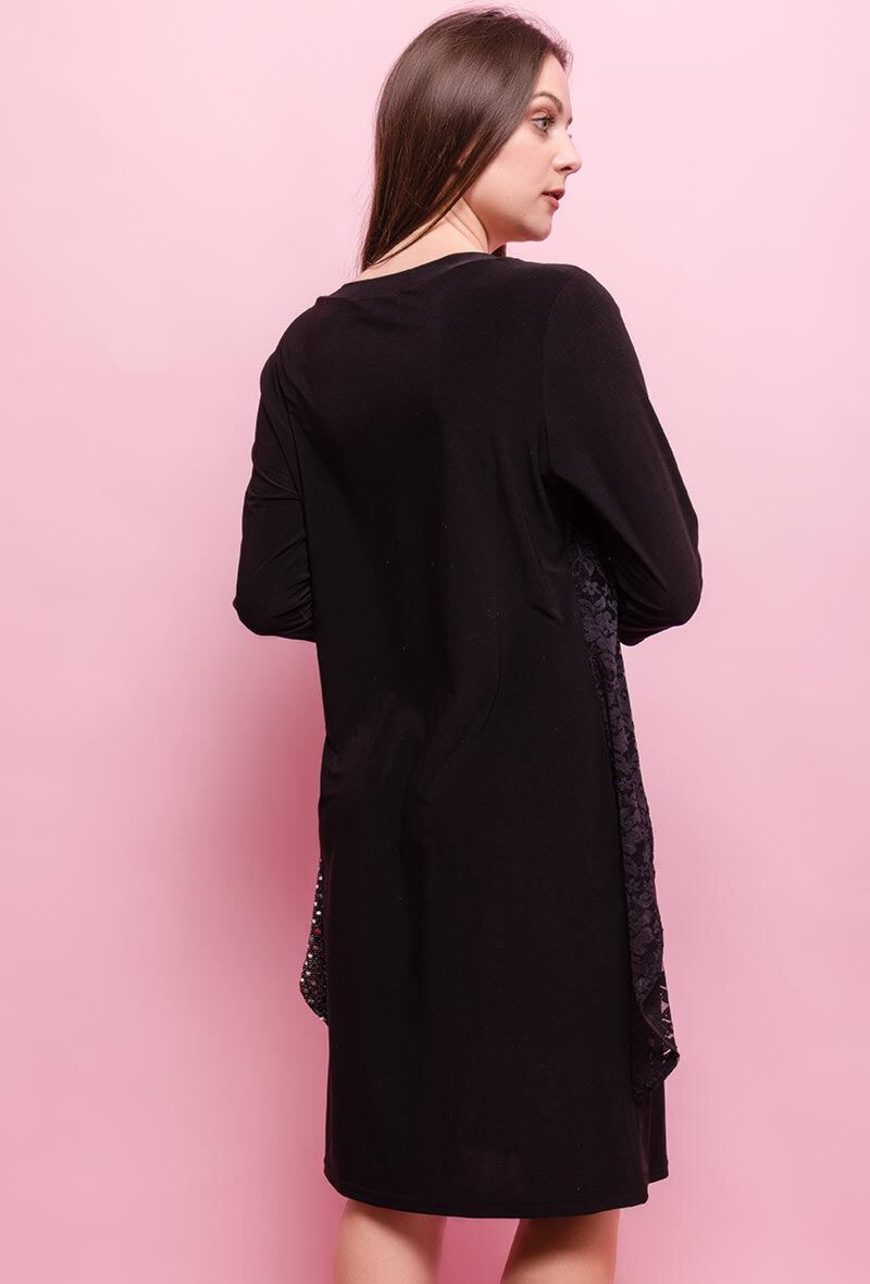 Klänning med glänsande detaljer i Stor Storlek