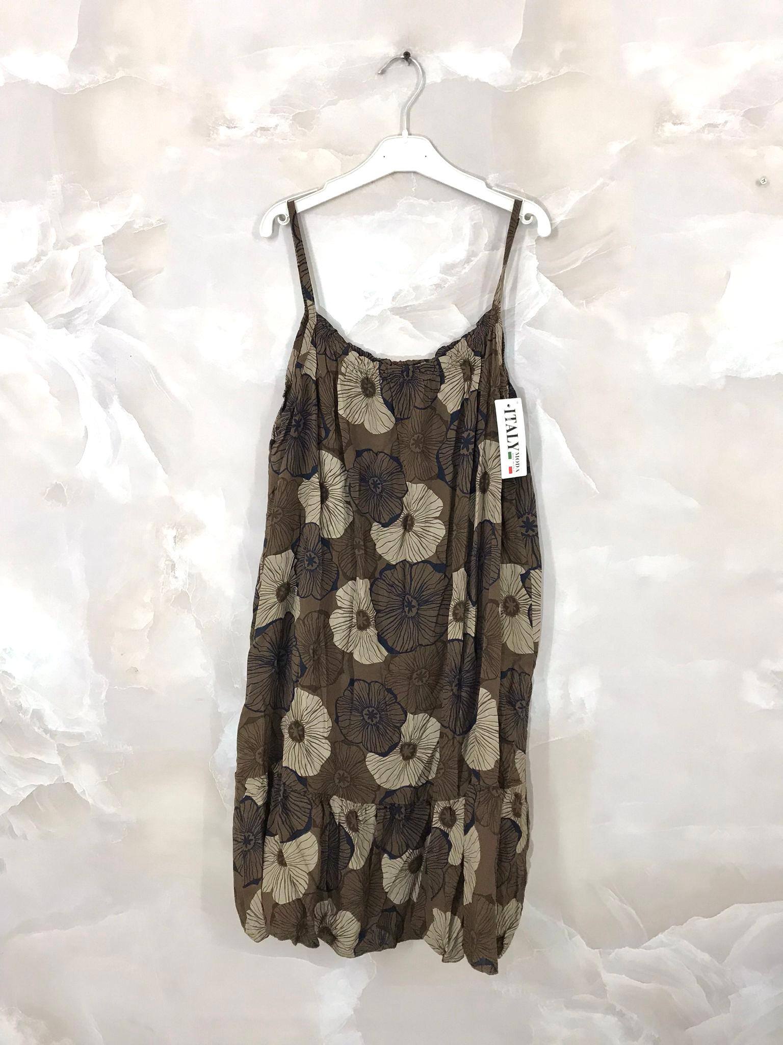 Short printed dress with thin straps sizes 38 to 48 i Stor Storlek