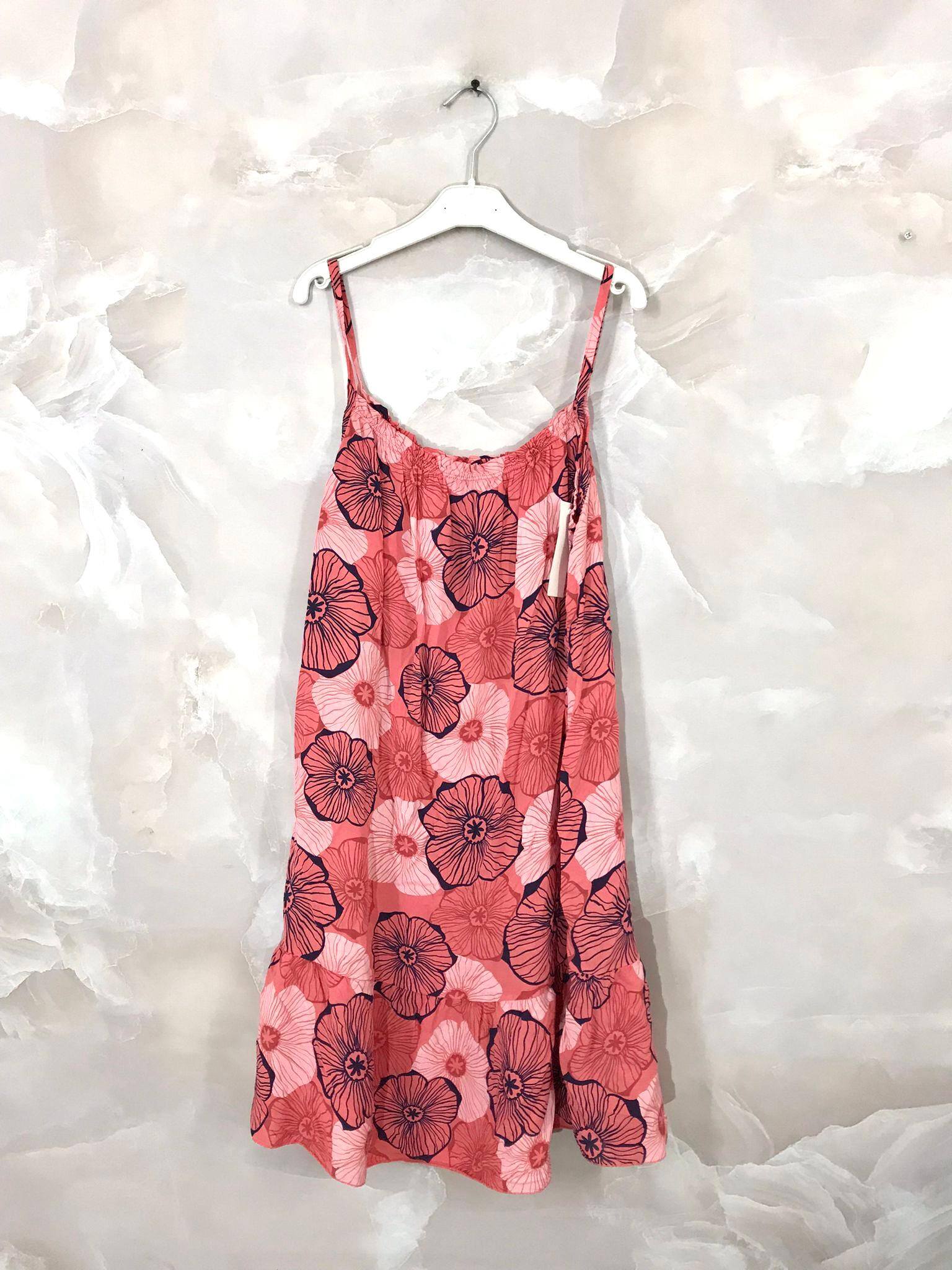 Short printed dress with thin straps sizes 38 to 48 i Stor Storlek