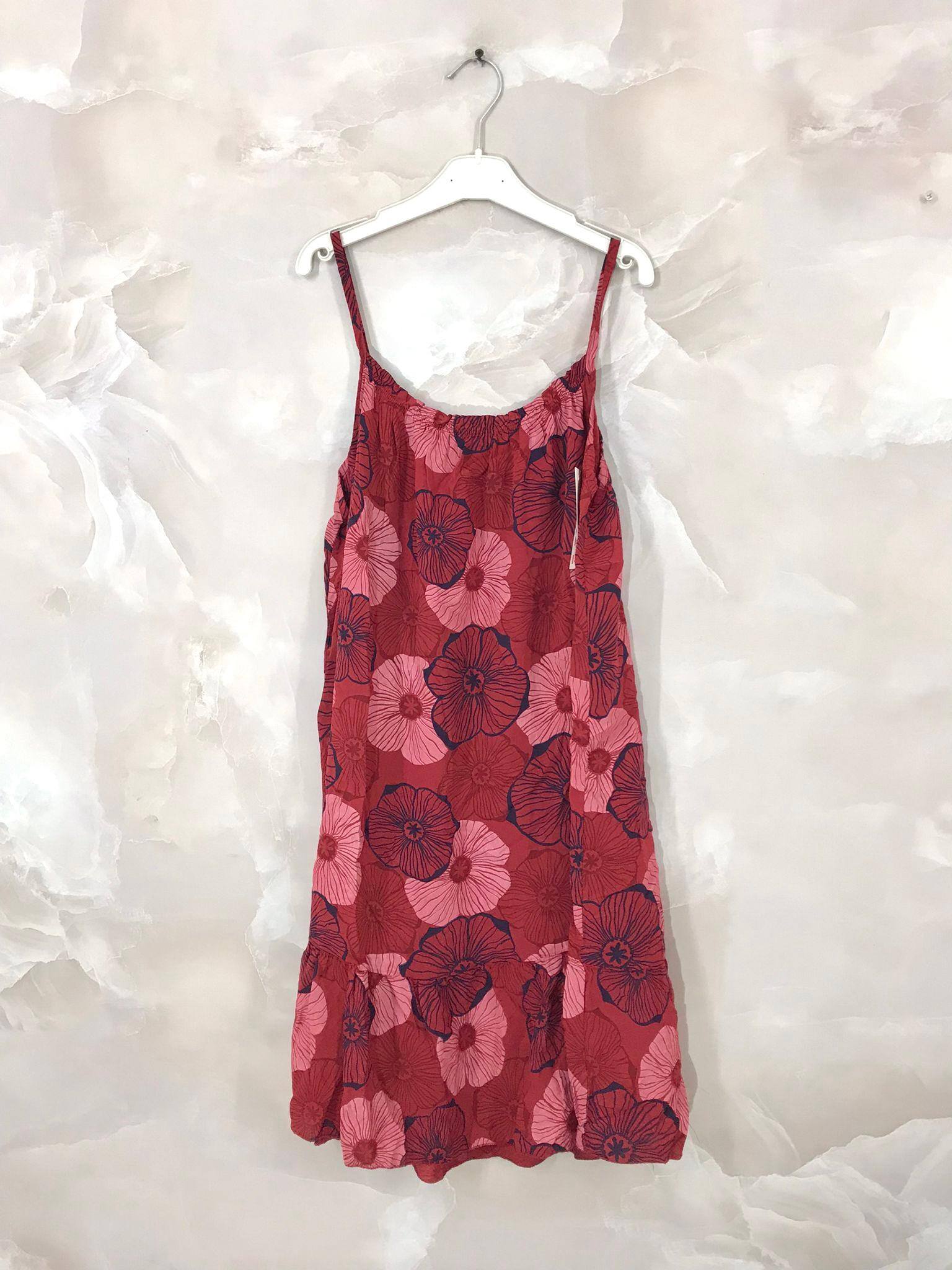 Short printed dress with thin straps sizes 38 to 48 i Stor Storlek