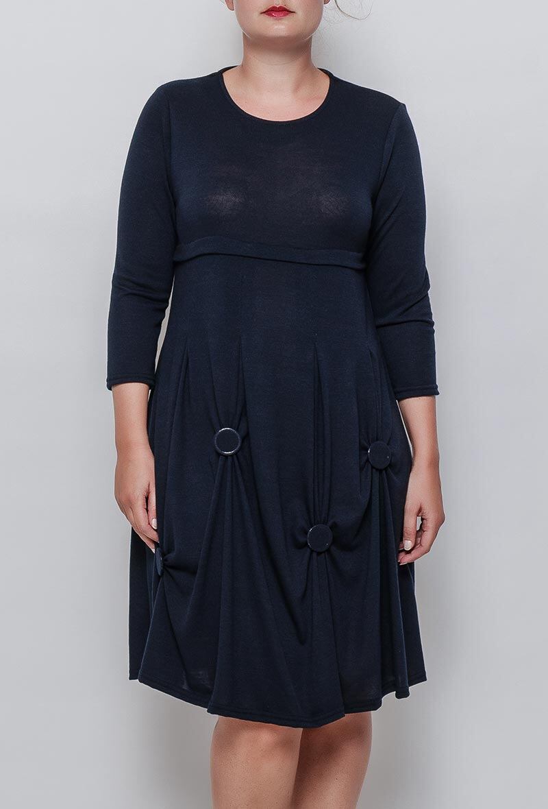 Fancy dress with buttons i Stor Storlek