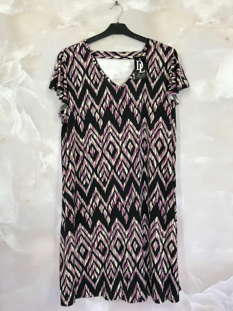 Plus size dress with printed back band i Stor Storlek