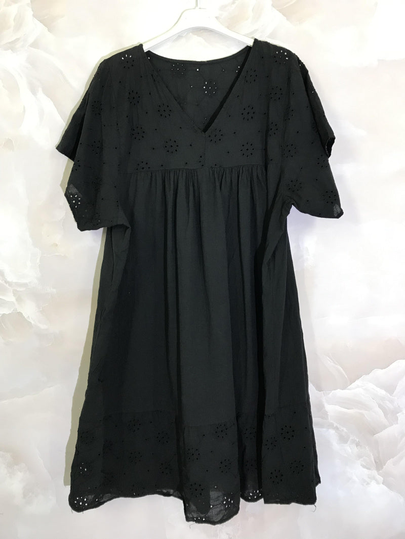 Plus Size V-neck Lace Dress
