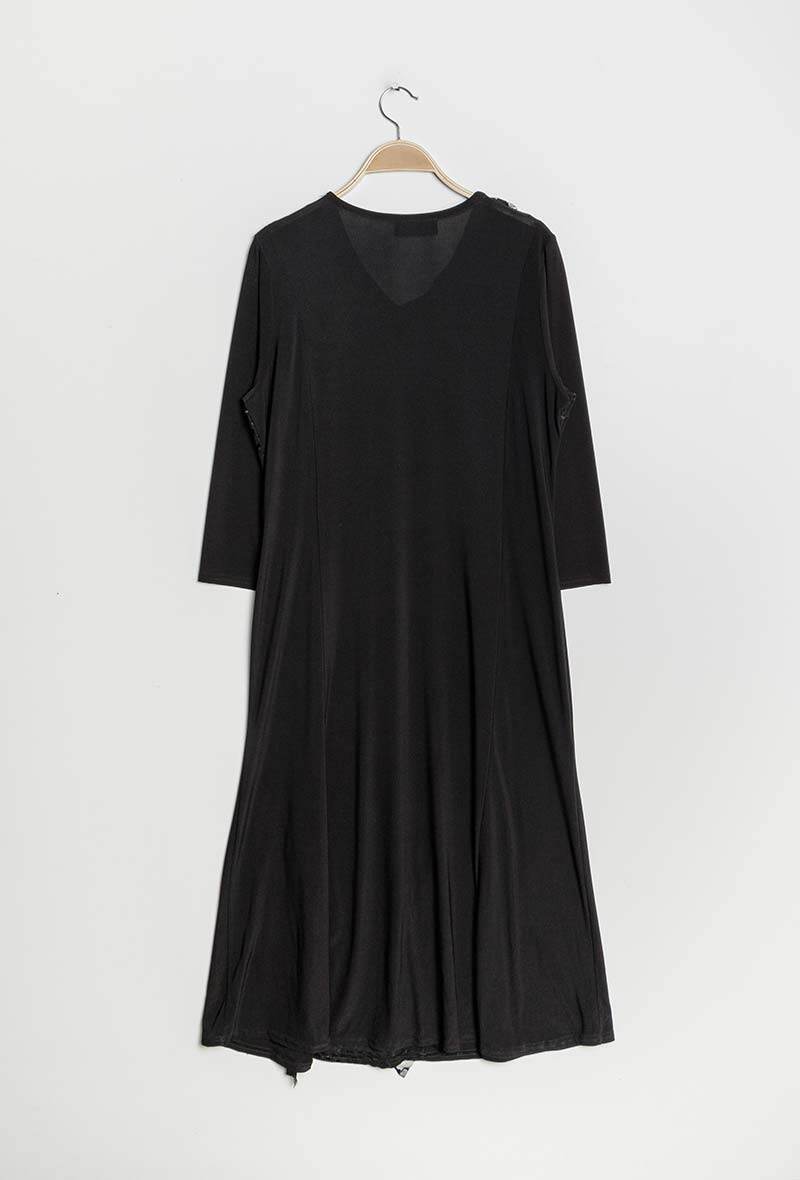 Maxiklänning med glänsande detaljer i stor storlek