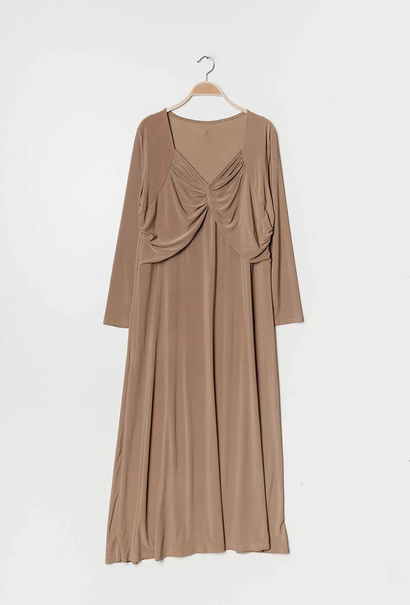 Maxi klänning med knytframs i Stor Storlek