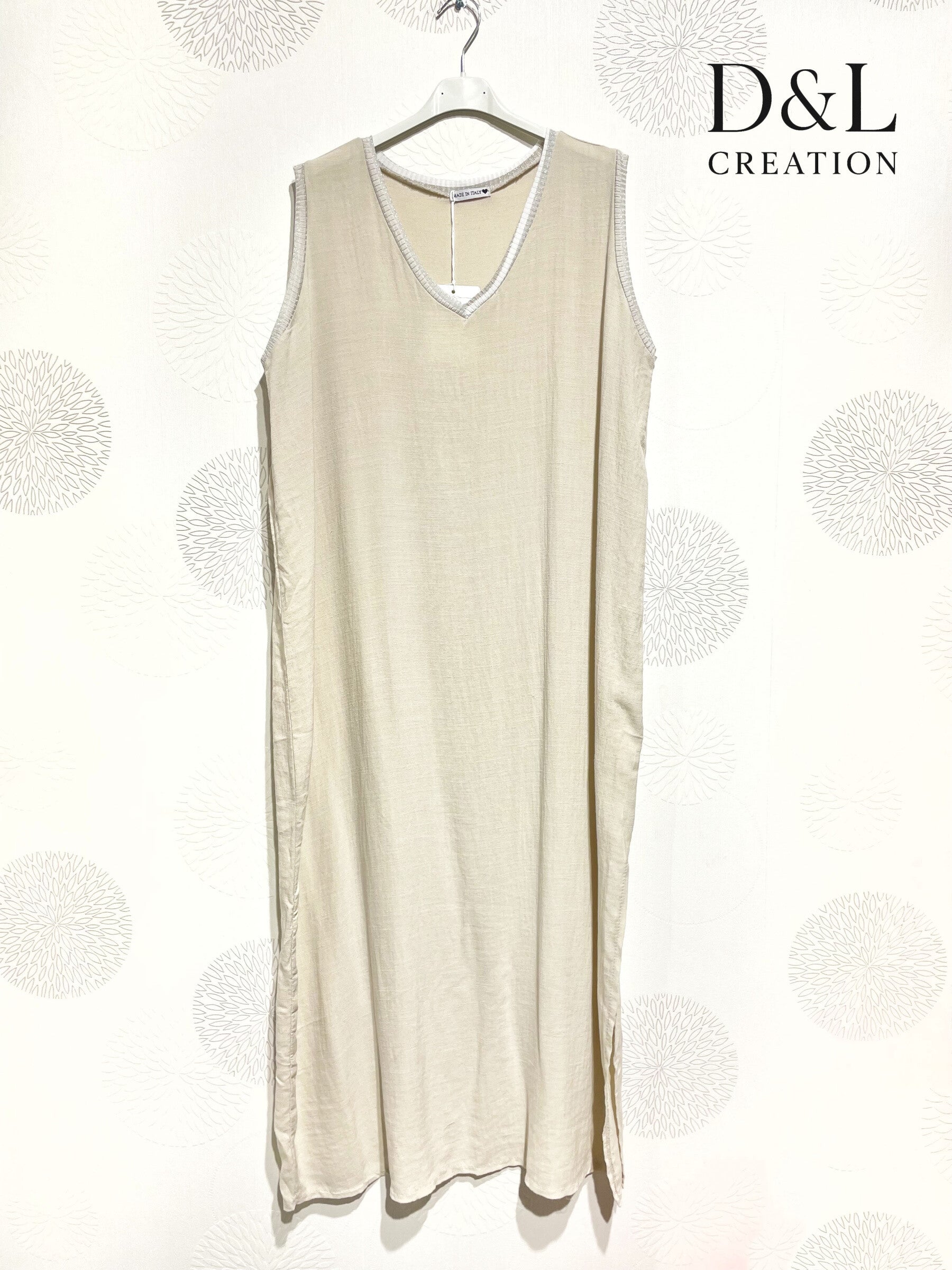 Long sleeveless dress V -neck 70% Lin T38 at T52+ i Stor Storlek