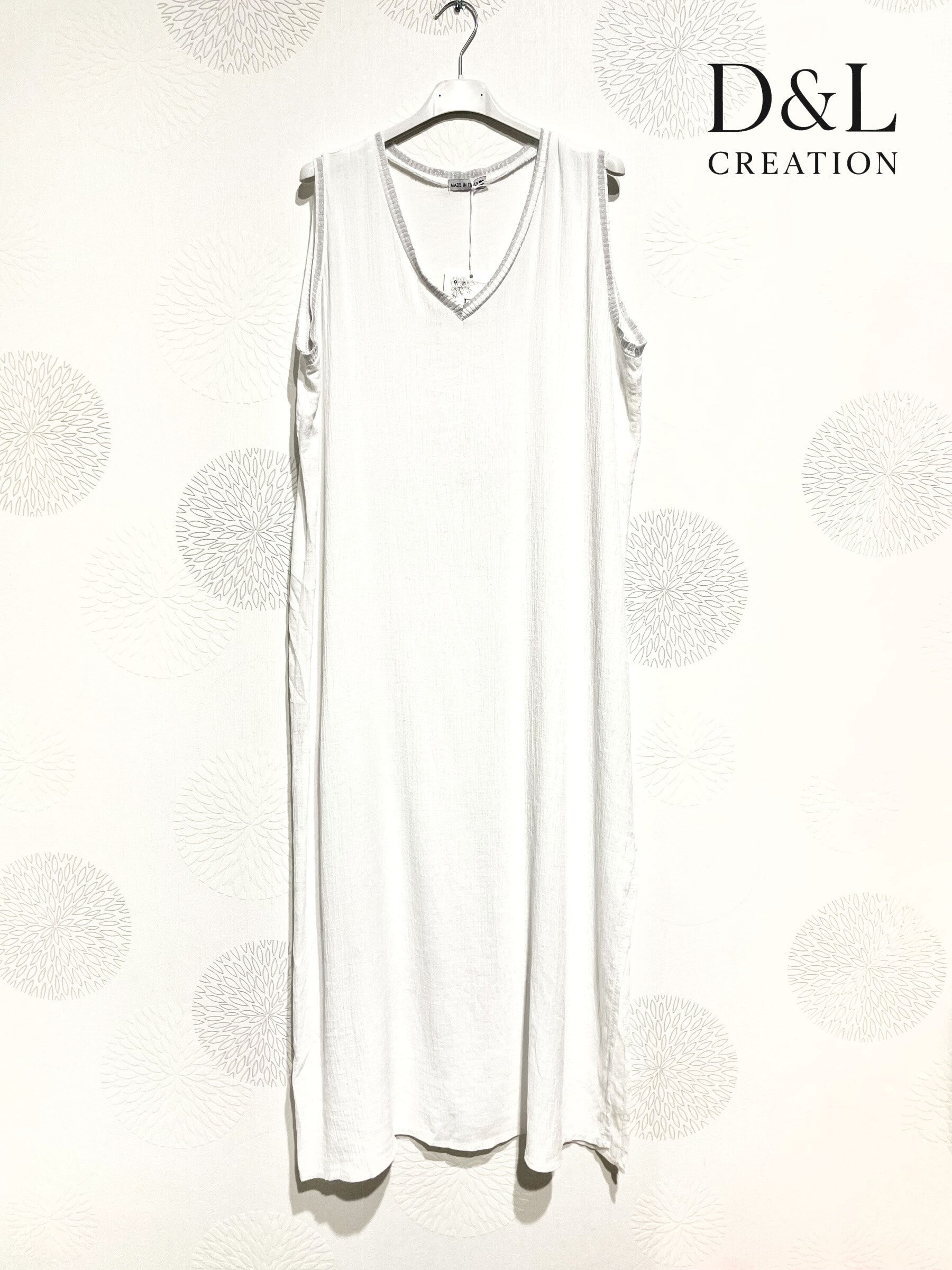 Long sleeveless dress V -neck 70% Lin T38 at T52+ i Stor Storlek
