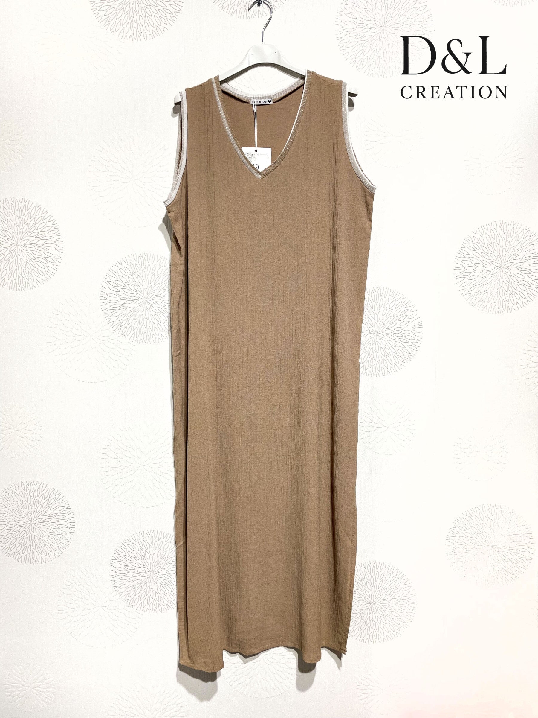 Long sleeveless dress V -neck 70% Lin T38 at T52+ i Stor Storlek