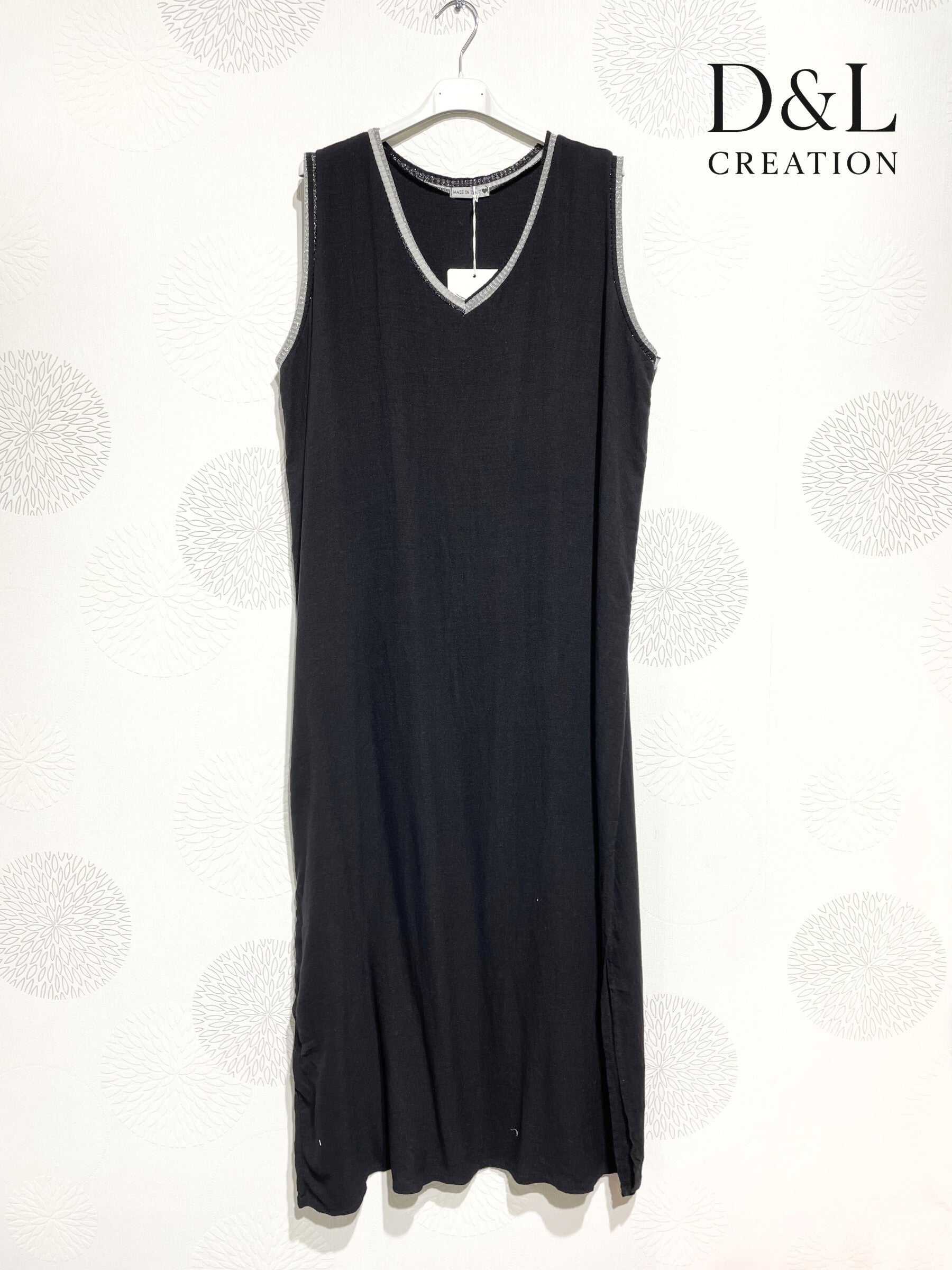 Long sleeveless dress V -neck 70% Lin T38 at T52+ i Stor Storlek