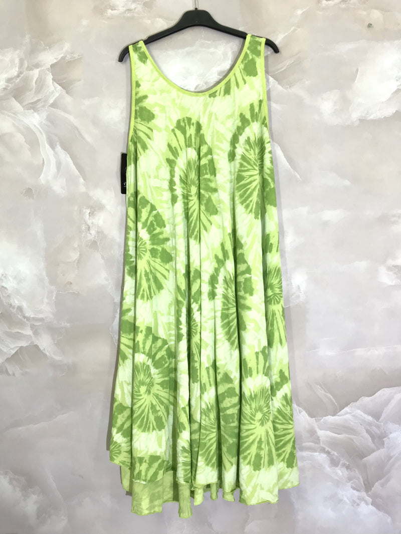 Lång ärmlös klänning med tie-dye-mönster i stor storlek