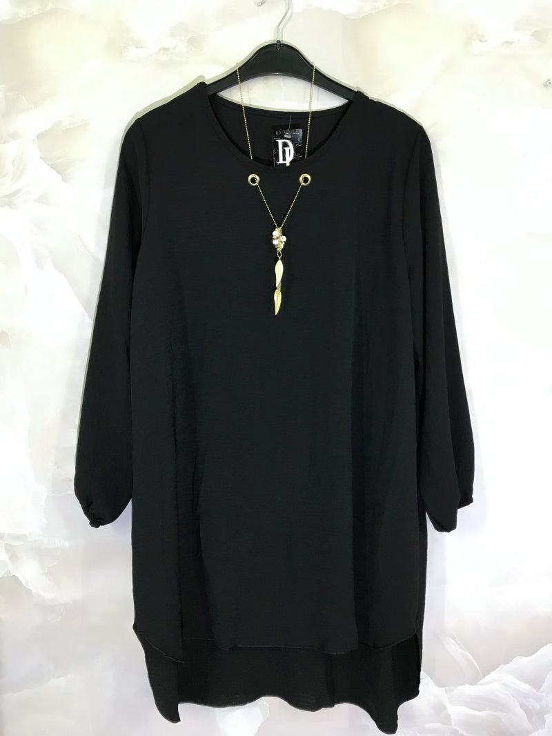 Långärmad klänning med halsband i Stor Storlek