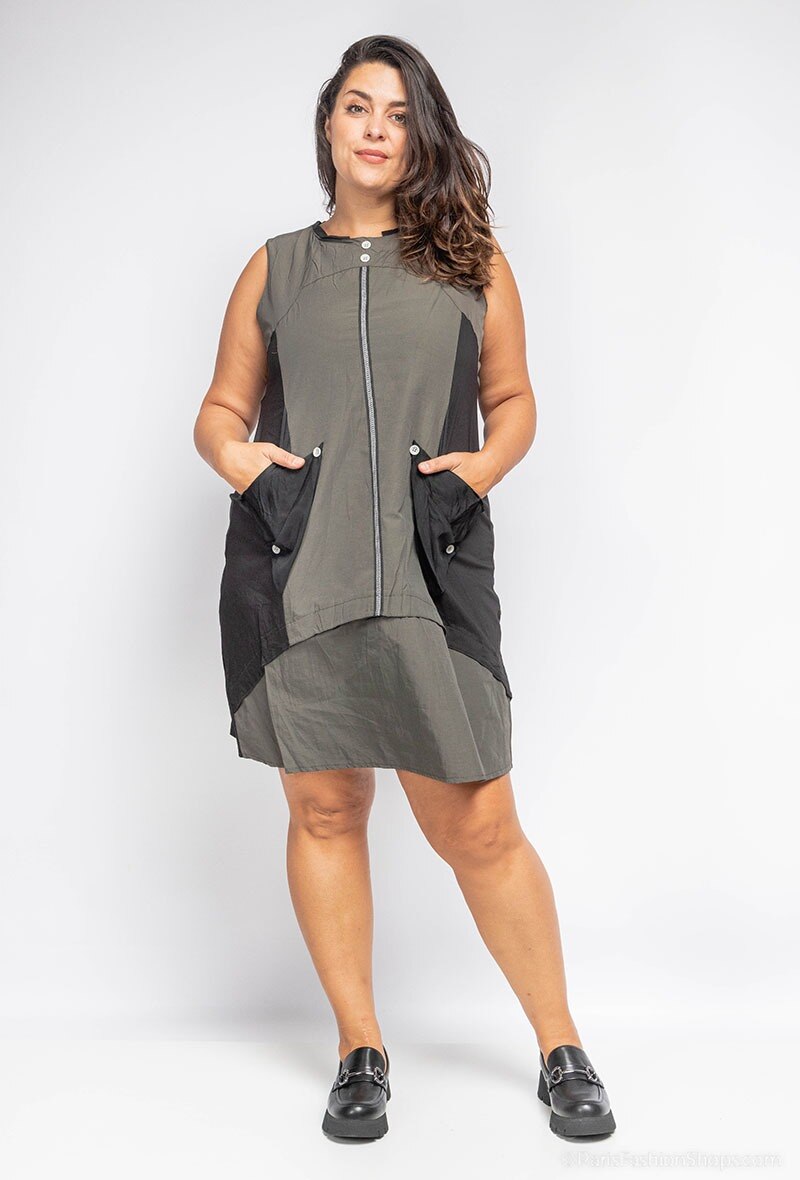 Plus Size Zipped dress
