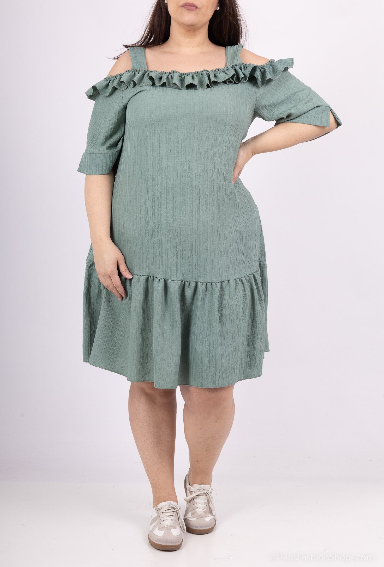 Plus Size Flying dresses in the plain with bare shoulders for the summer large