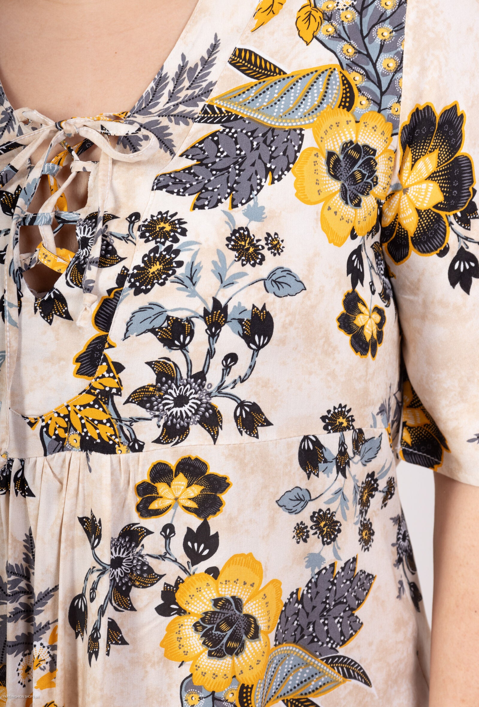 V-ringad tryckt klänning med viskosknut i plusstorlek