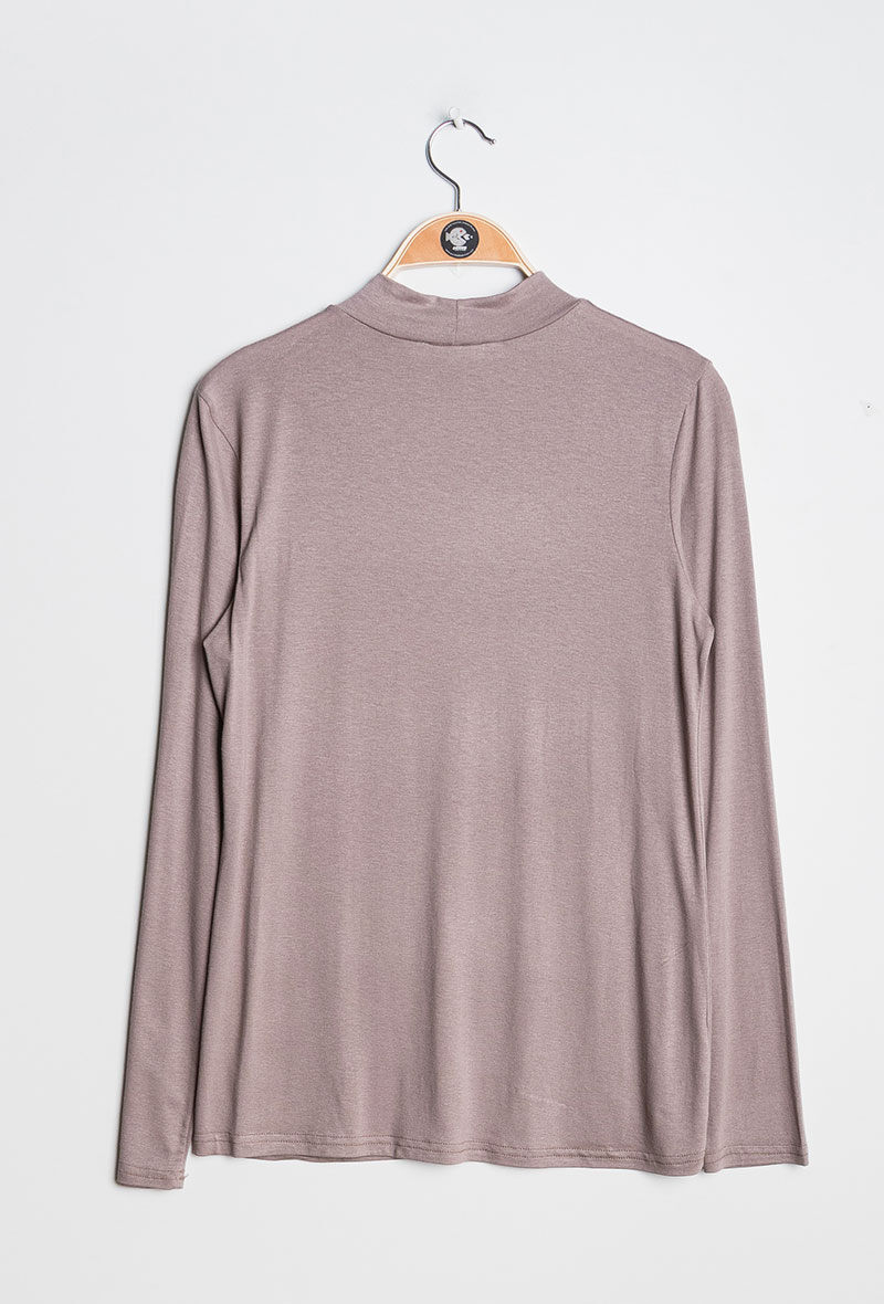 T-shirt med funnel neck i Plus Size