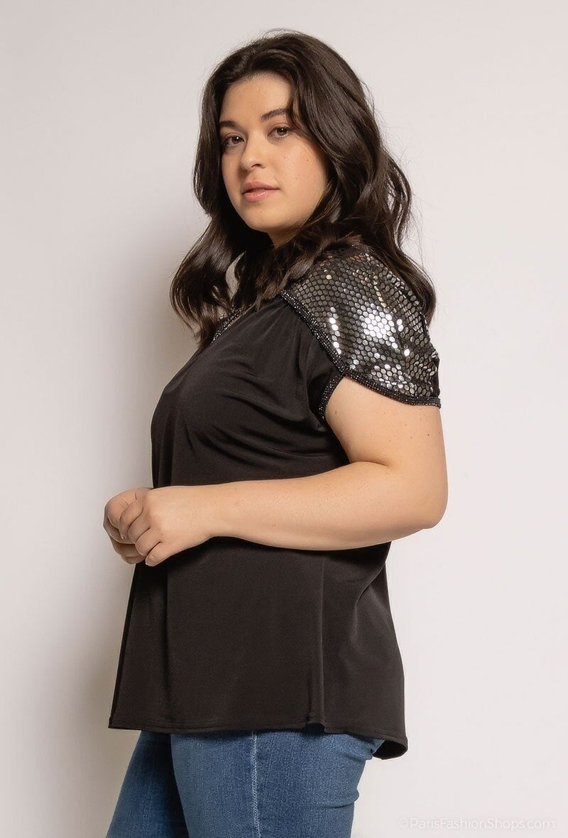 T-shirt med glittrig yoke i Stor Storlek