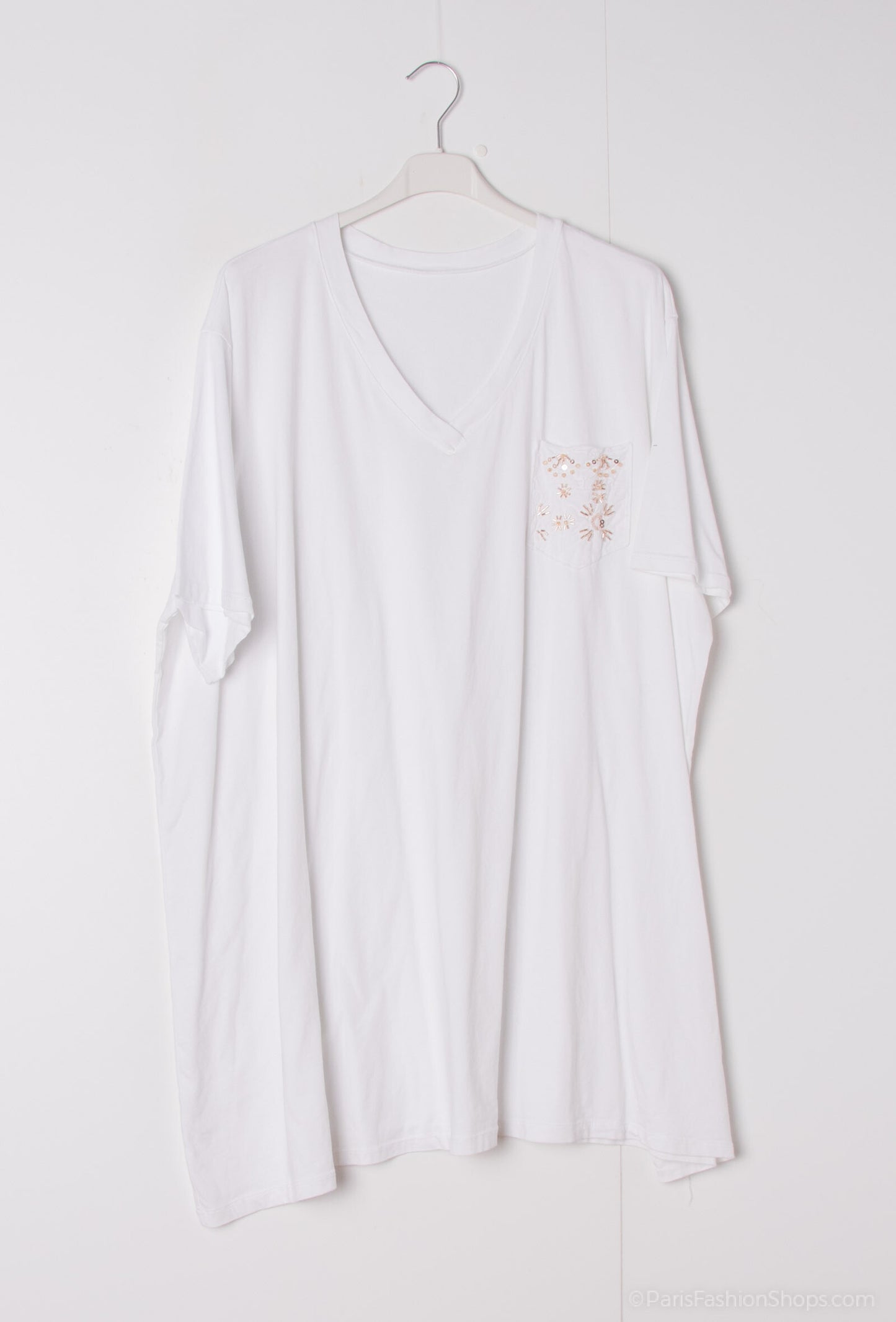 Plus Size V-neck large cotton teeshirt with embroidered chest pocket