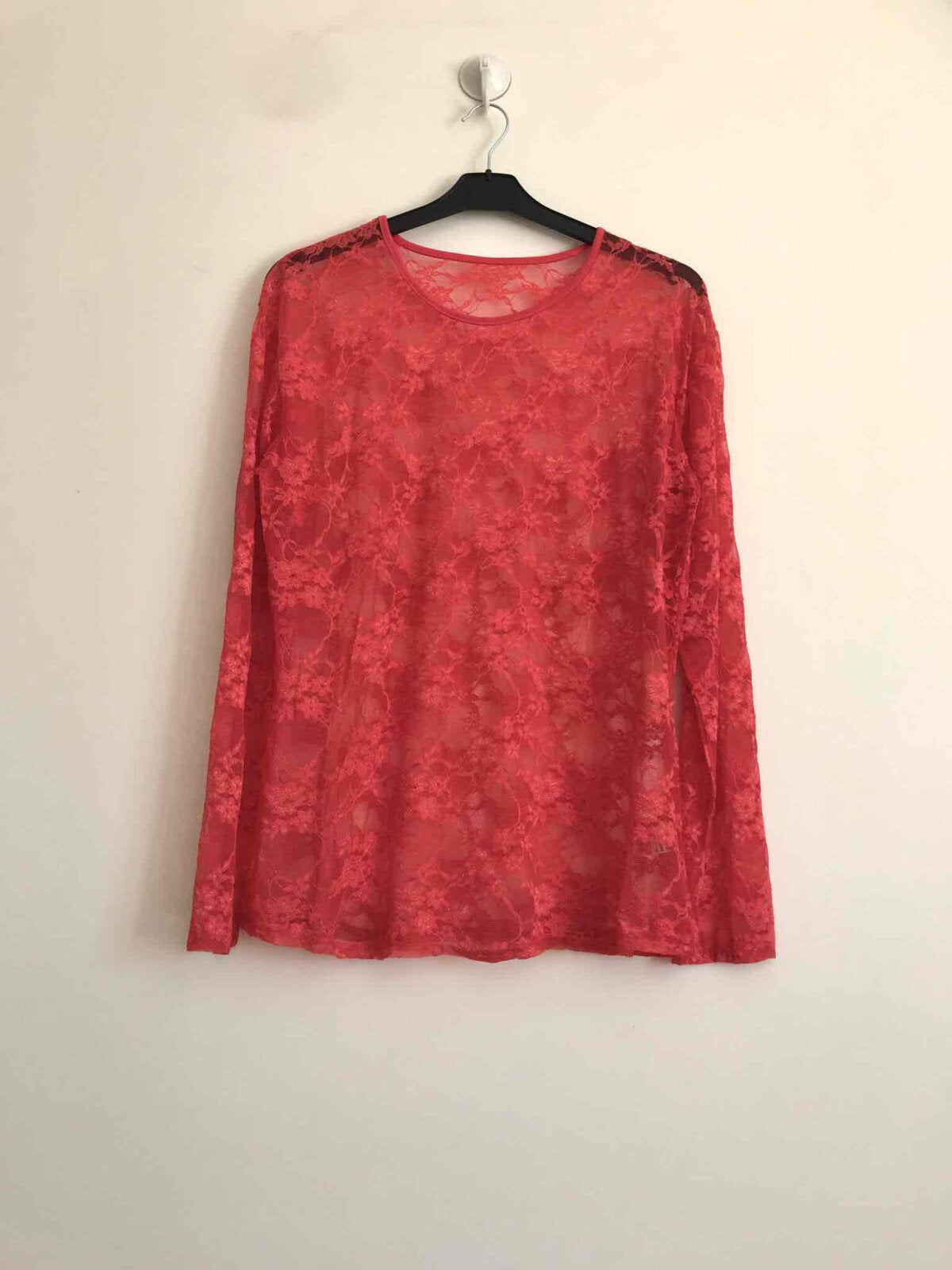 Round neck lace top i Stor Storlek