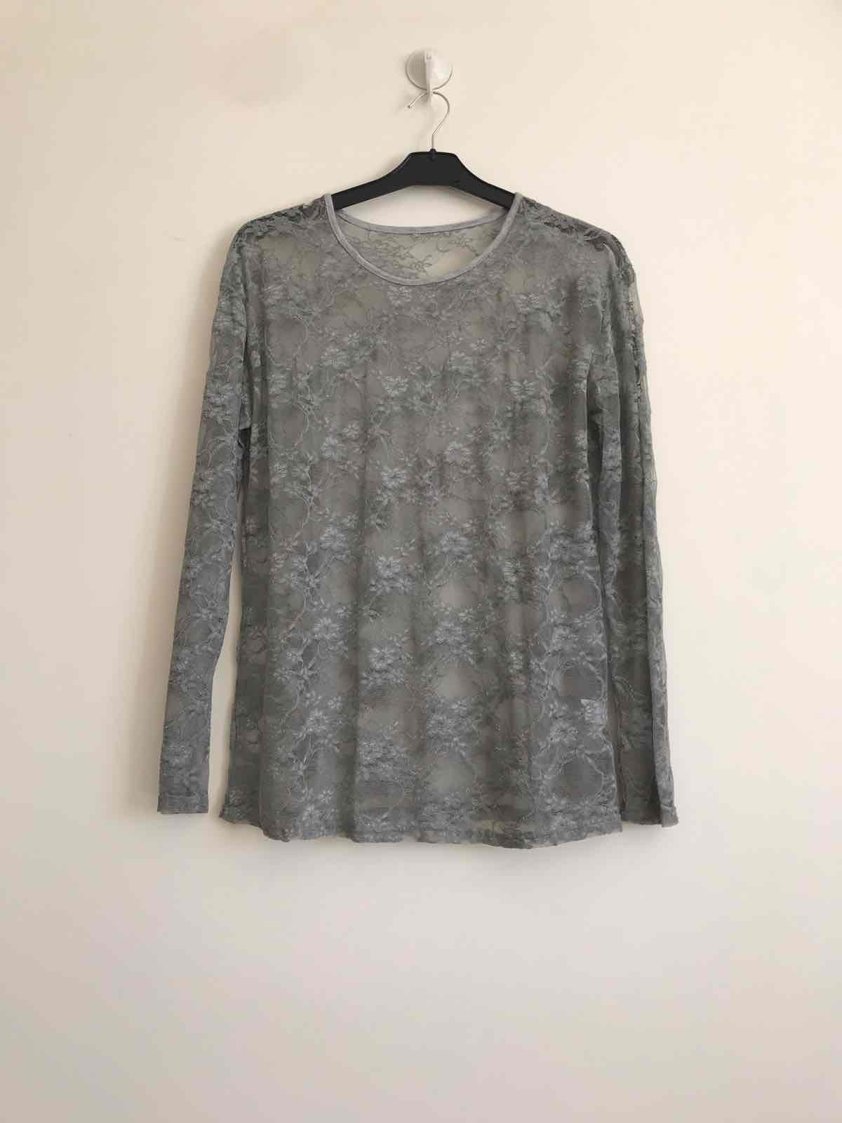 Rundhalsad spetsblus i Stor Storlek