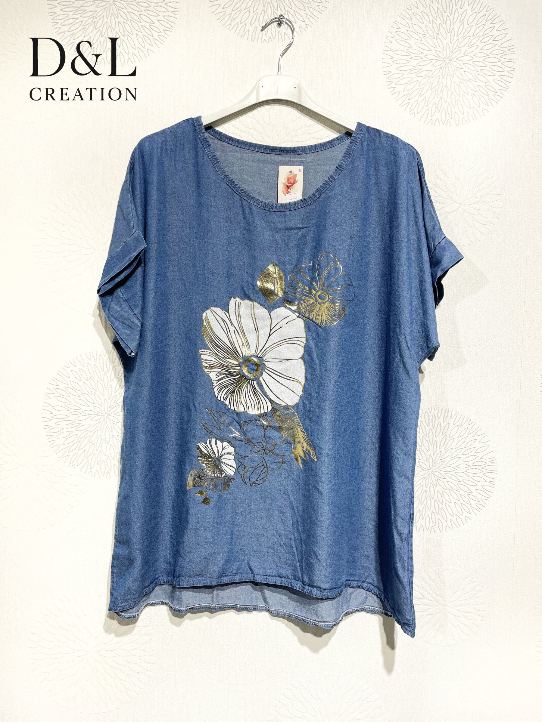 Tenncel jeans top med gyllene blommönster T38 till T46 i Stor Storlek