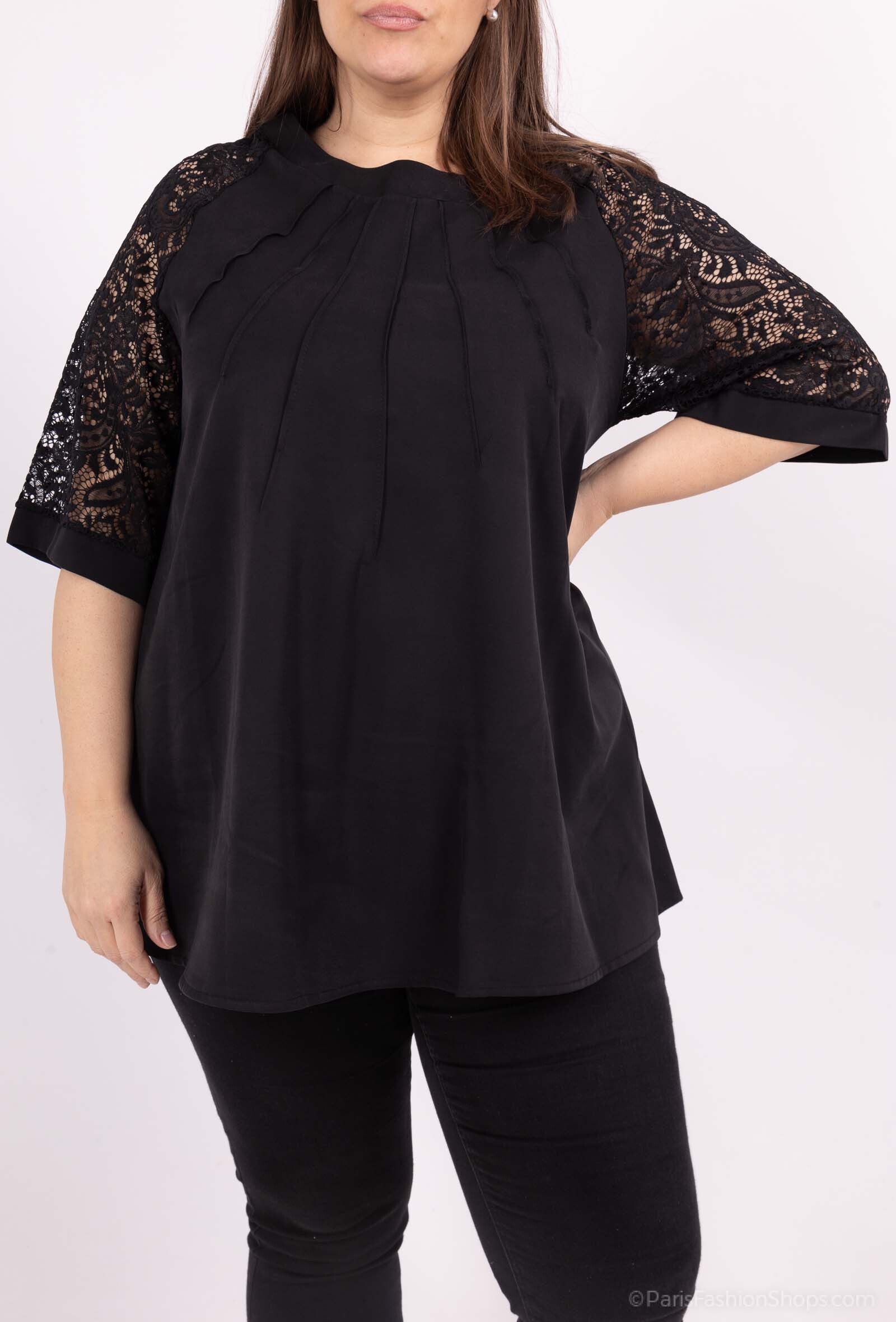 Tunika med spetsärmar och öppet hantverk i Plus Size